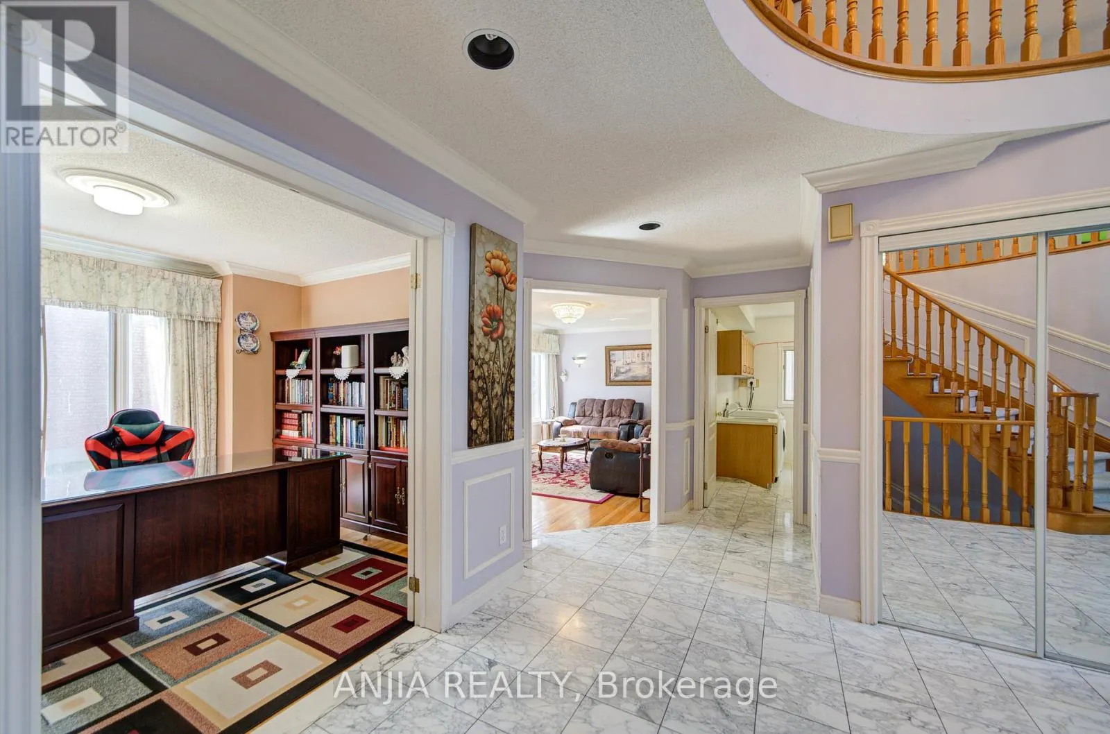 20 LADY LYNN CRESCENT
