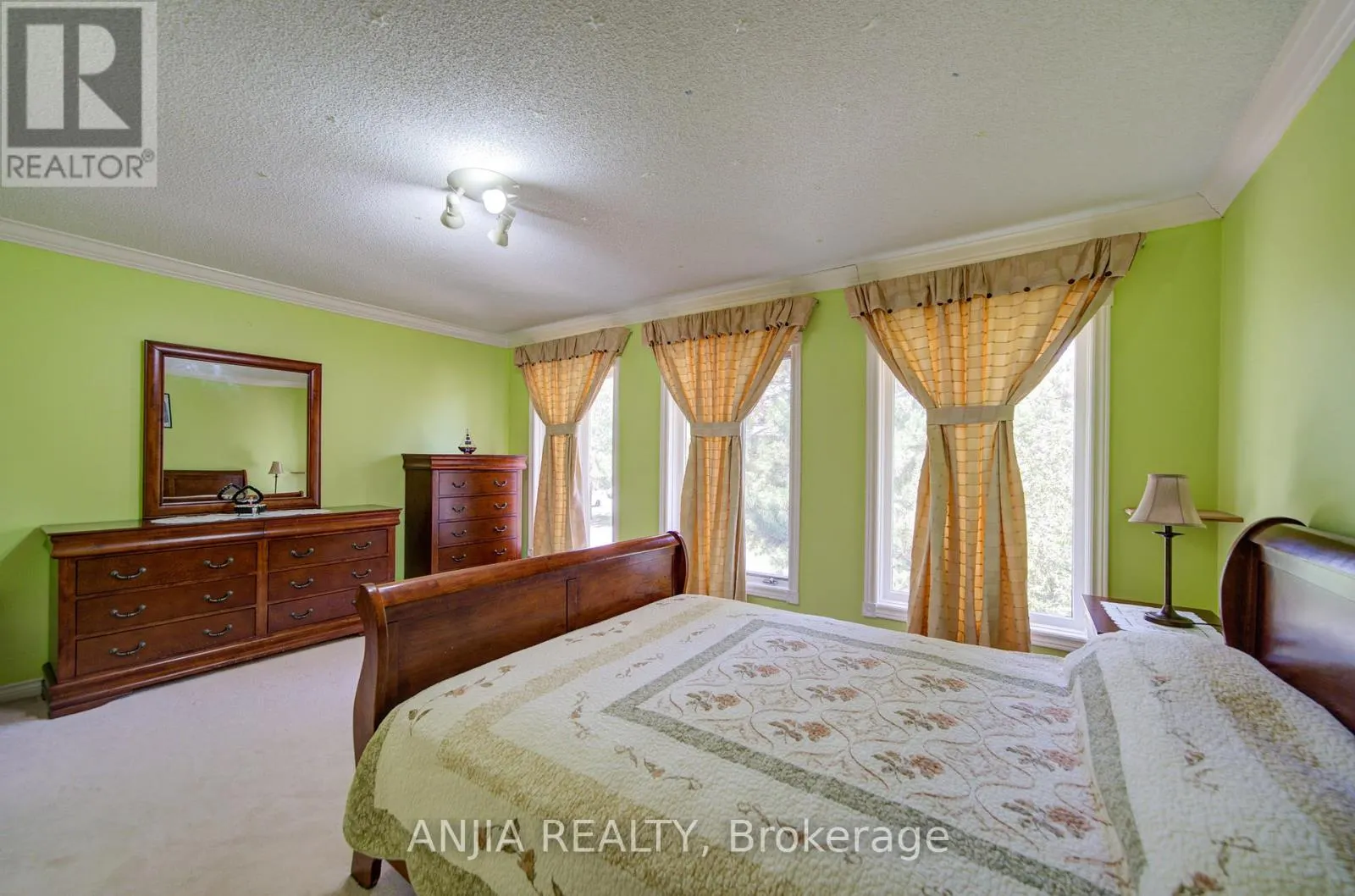 20 LADY LYNN CRESCENT
