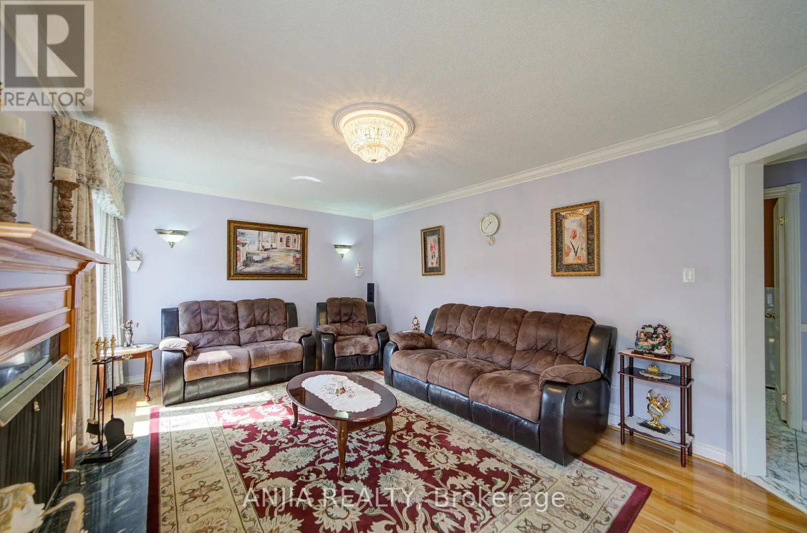 20 LADY LYNN CRESCENT