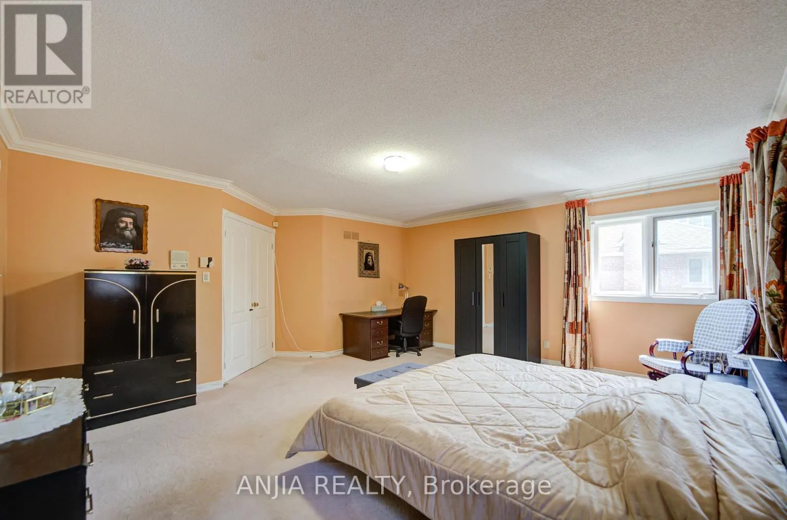 20 LADY LYNN CRESCENT