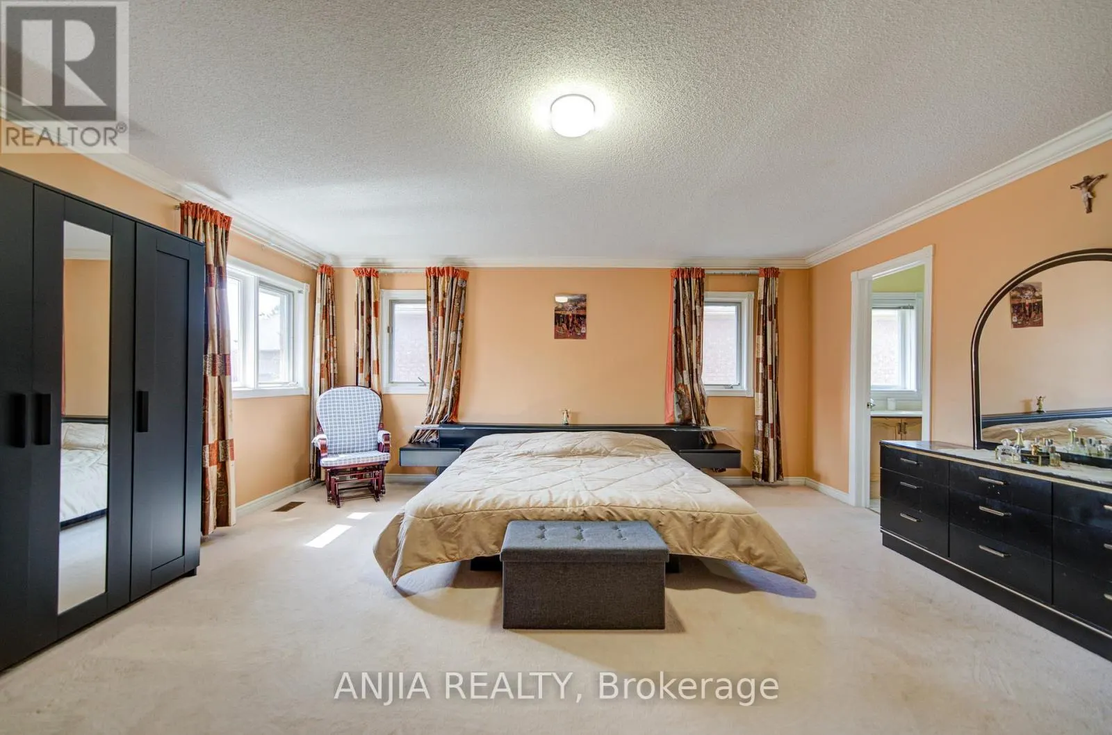 20 LADY LYNN CRESCENT
