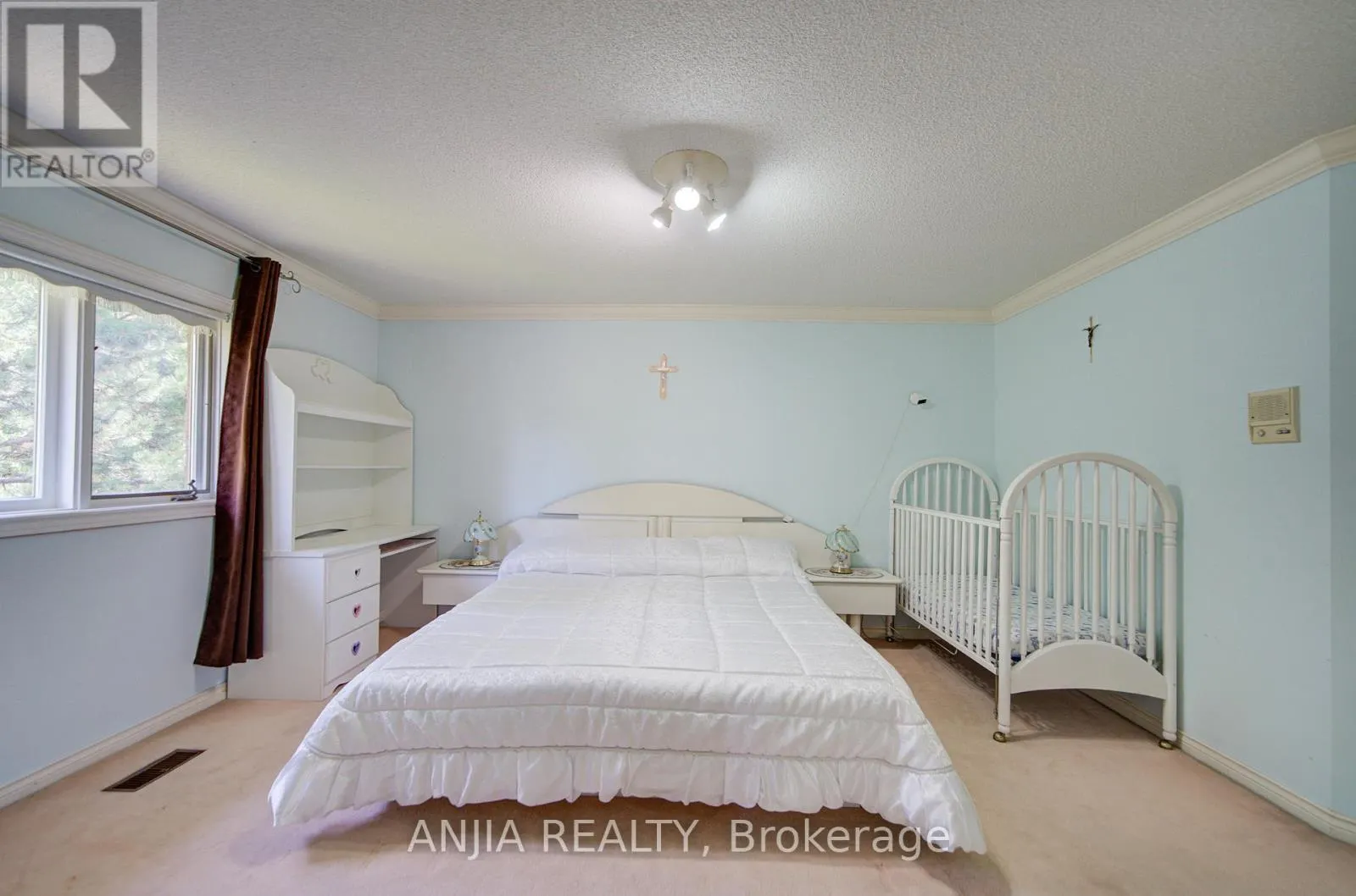 20 LADY LYNN CRESCENT