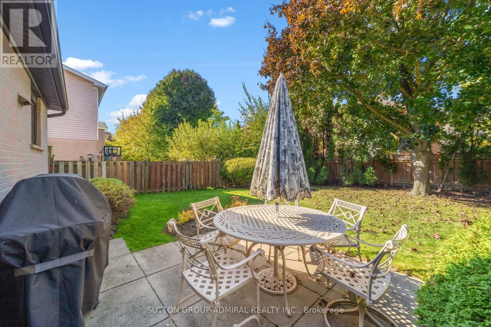 32 MAYVERN CRESCENT
