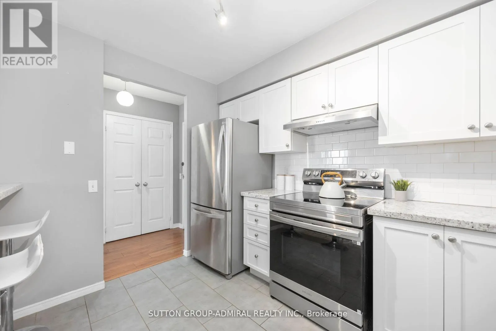 412 - 81 TOWNSGATE DRIVE