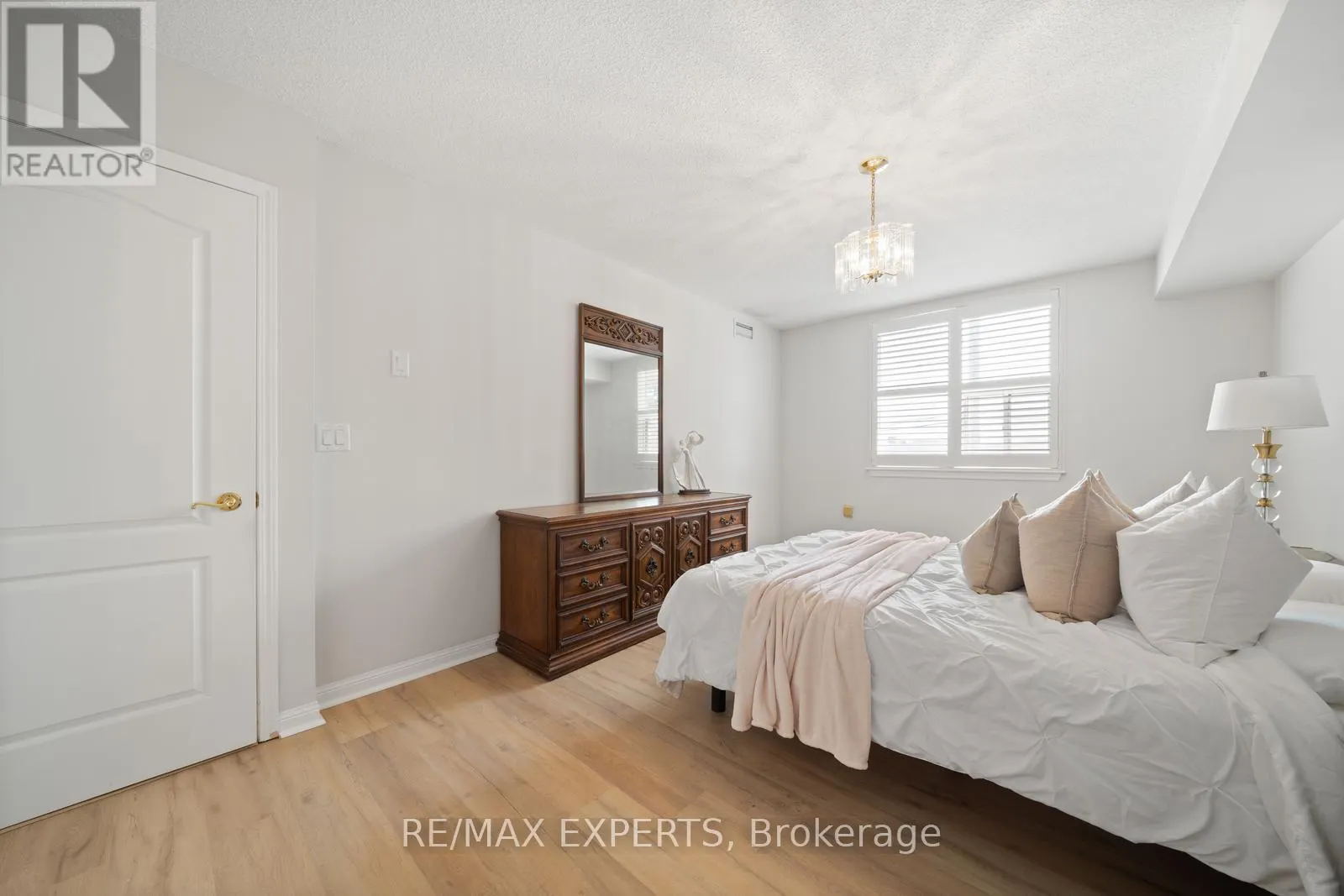 213 - 2500 RUTHERFORD ROAD