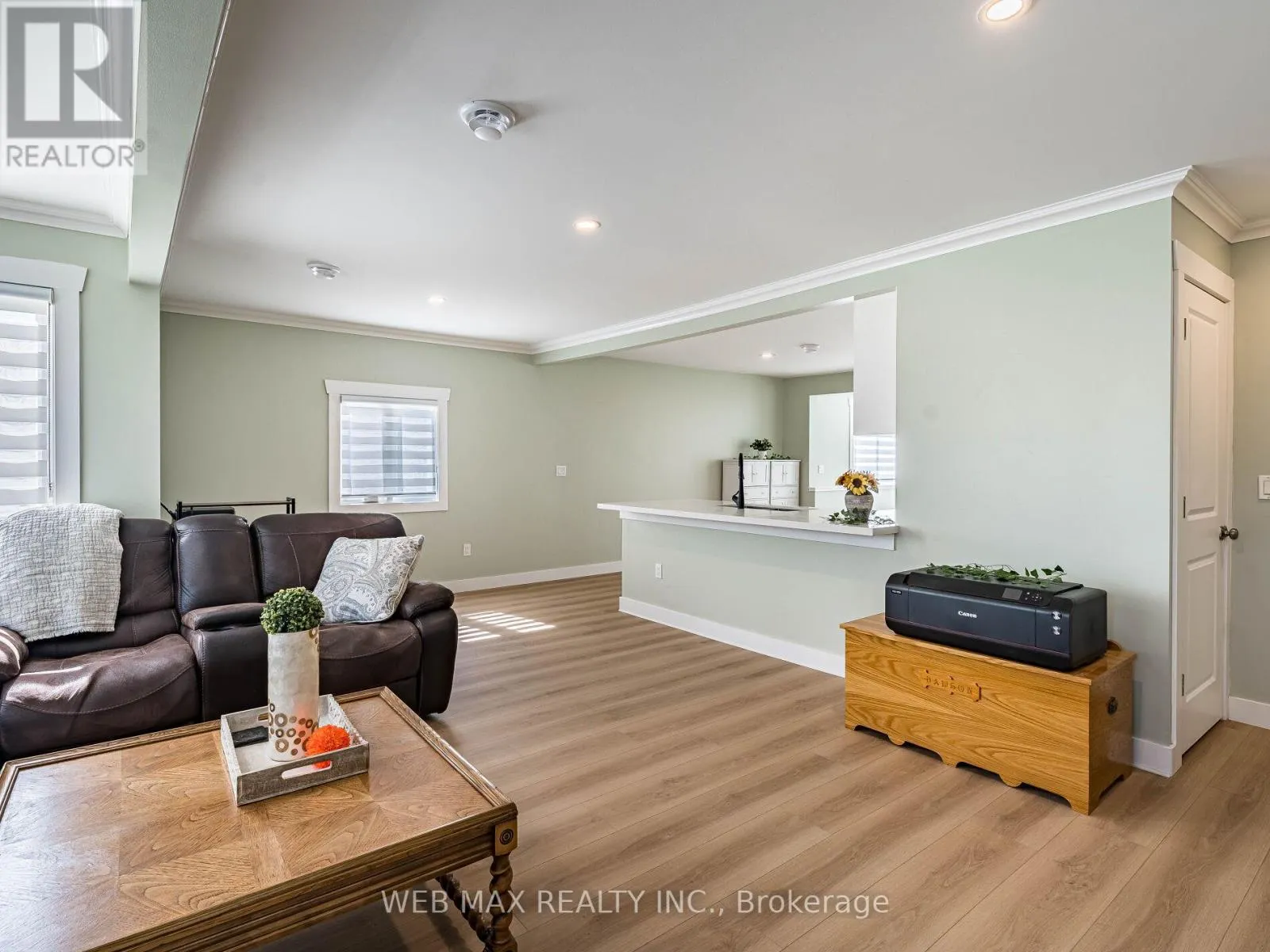206 PARKVIEW DRIVE