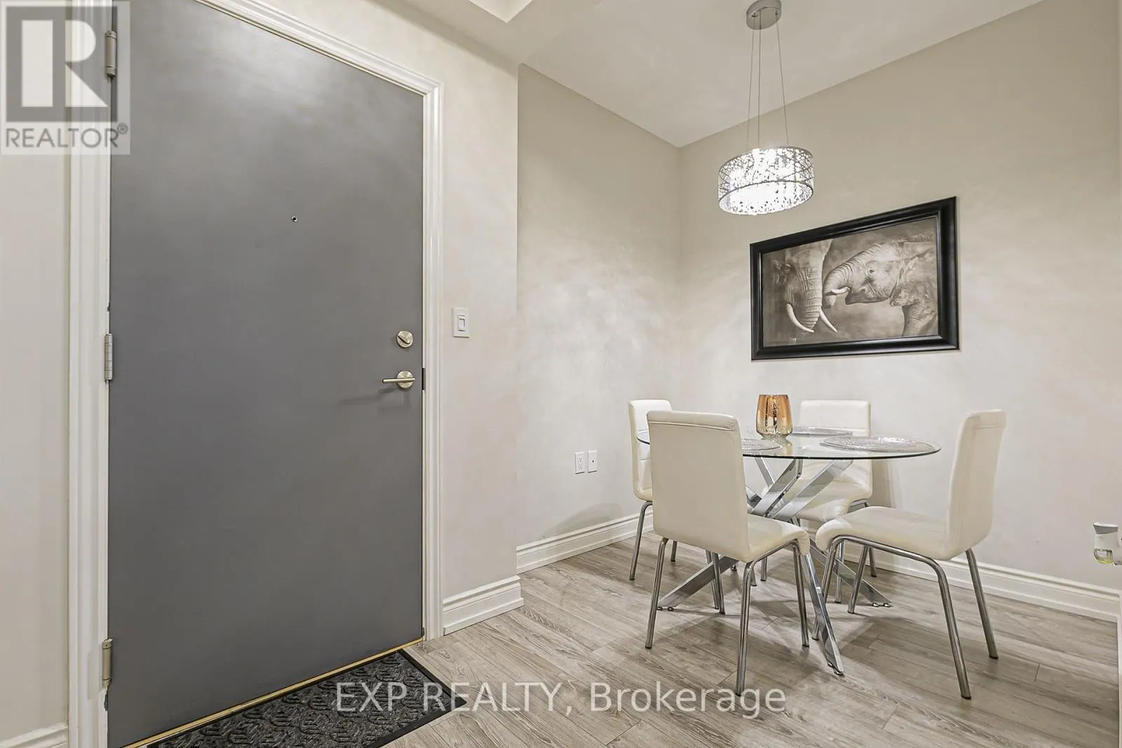 1005 - 9608 YONGE STREET