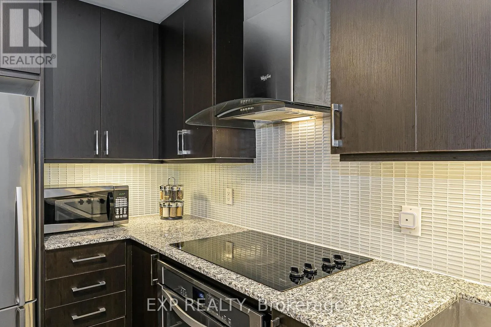 1005 - 9608 YONGE STREET
