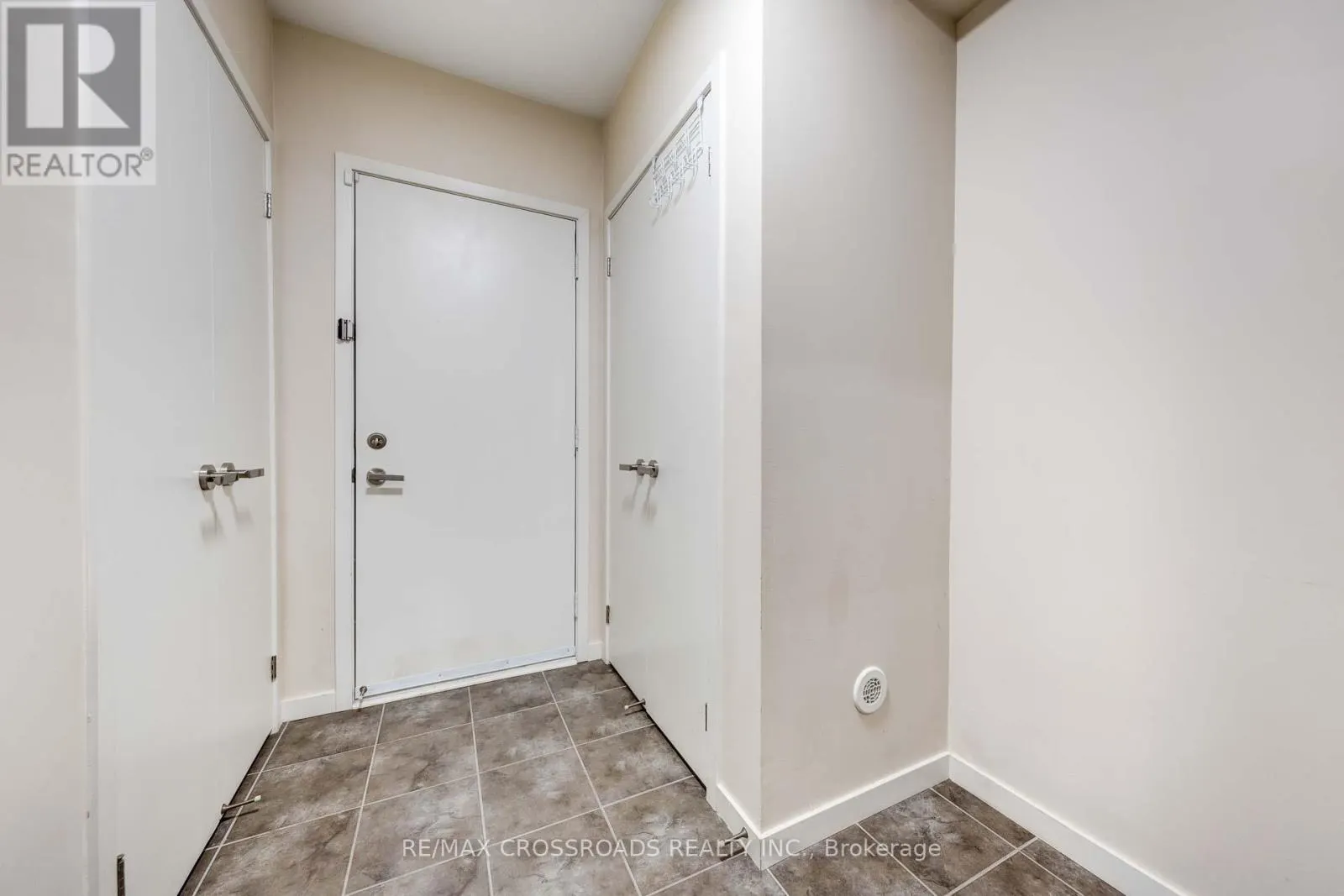 114 GENUINE LANE