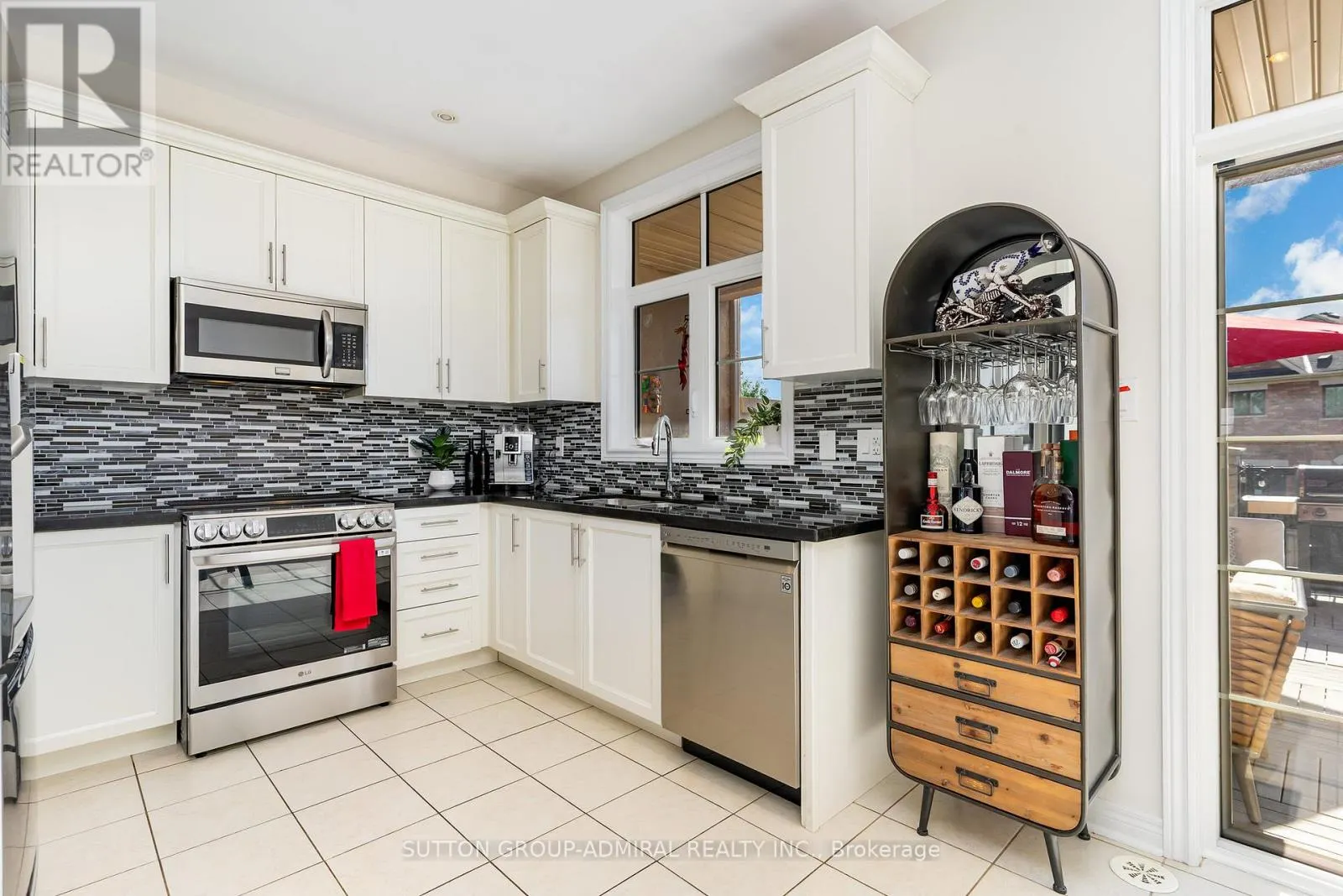 32 GRAND TRUNK AVENUE