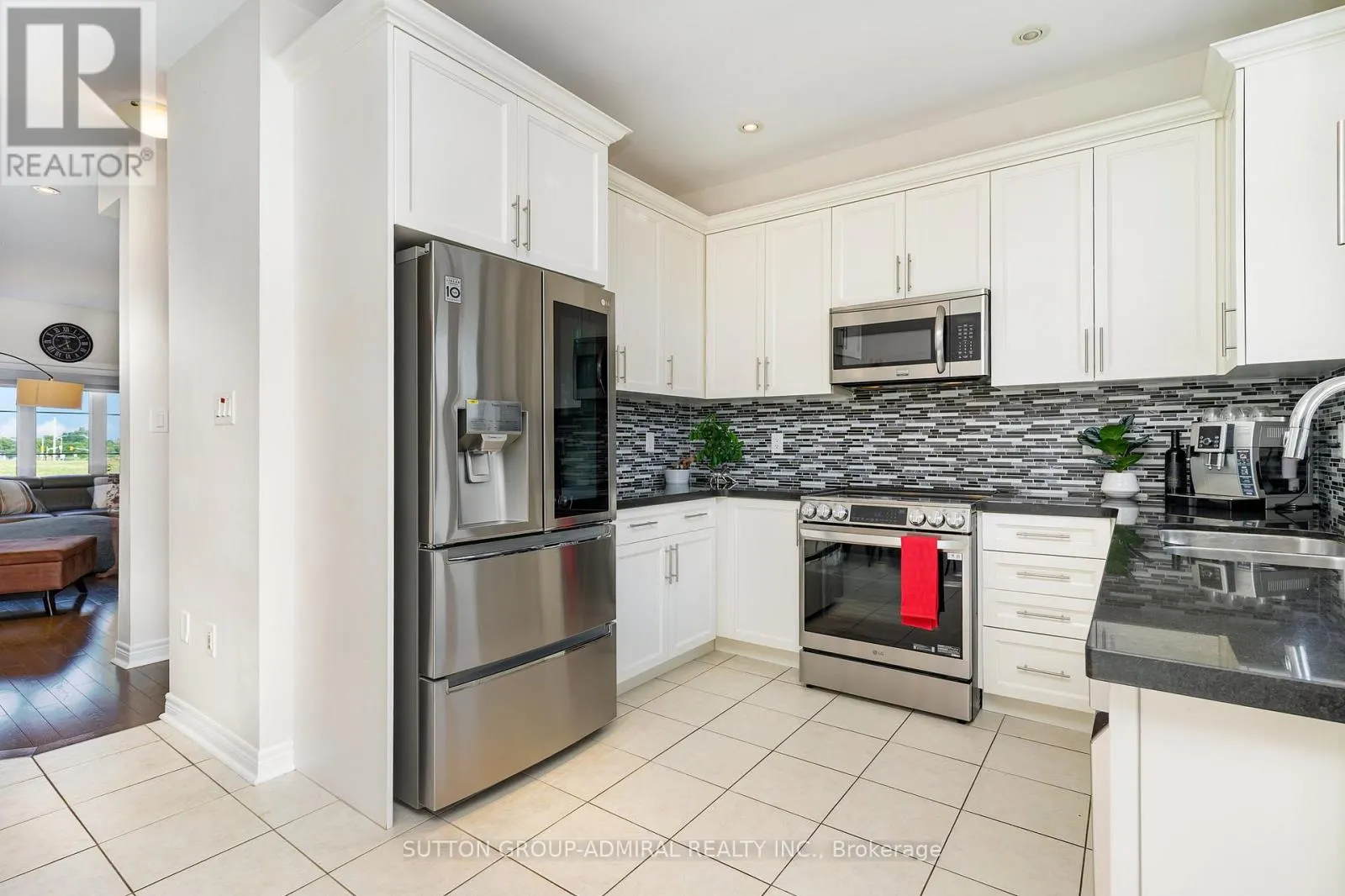 32 GRAND TRUNK AVENUE