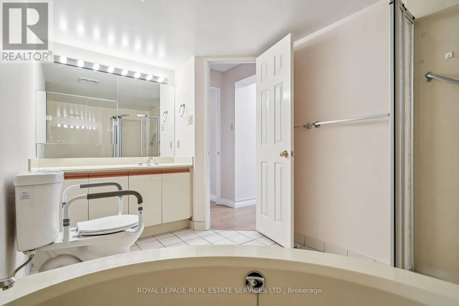 417 - 30 HARDING BOULEVARD W