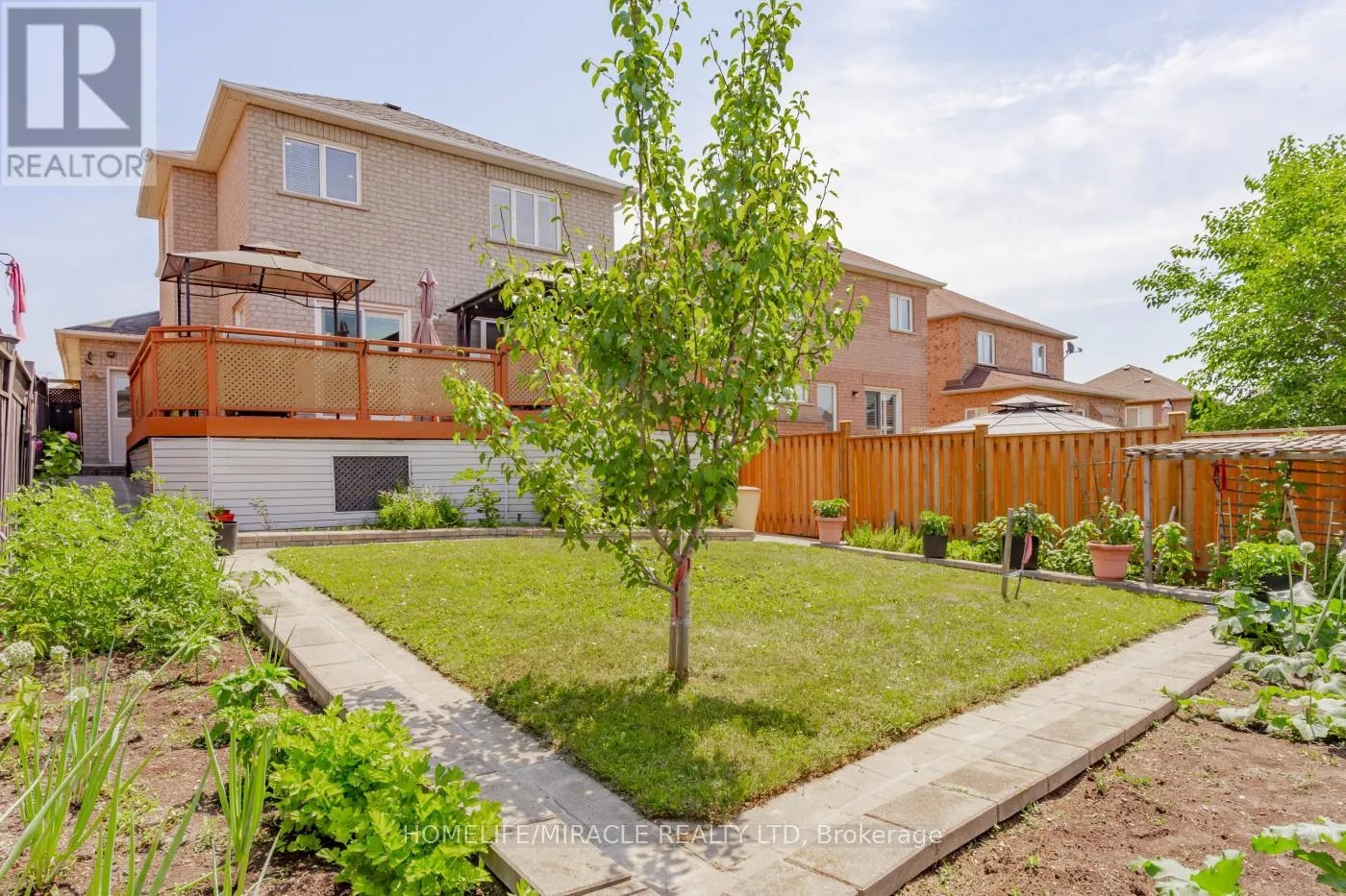 60 FOREST FOUNTAIN DRIVE
