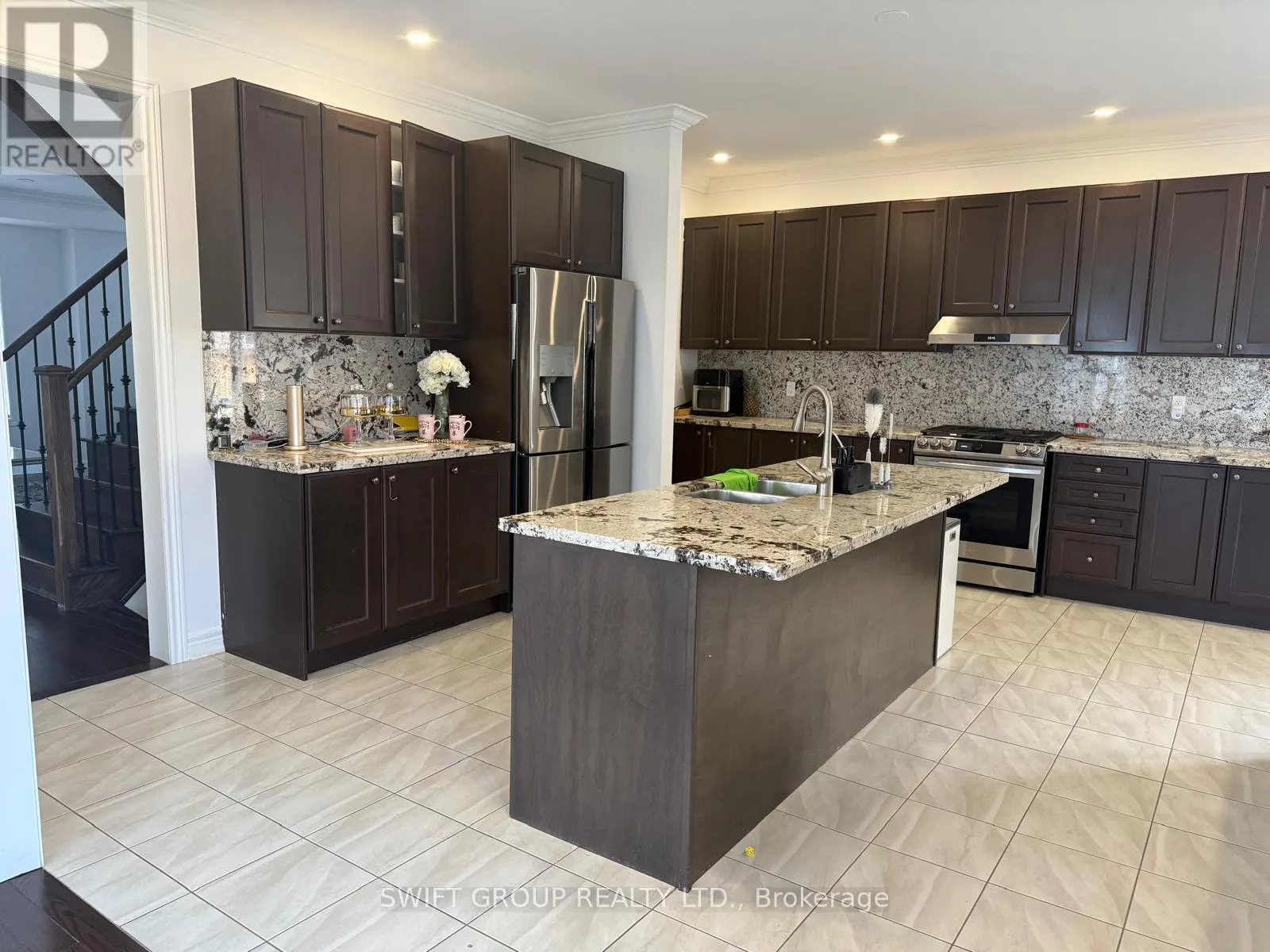 UPPER - 147 MCCANN CRESCENT