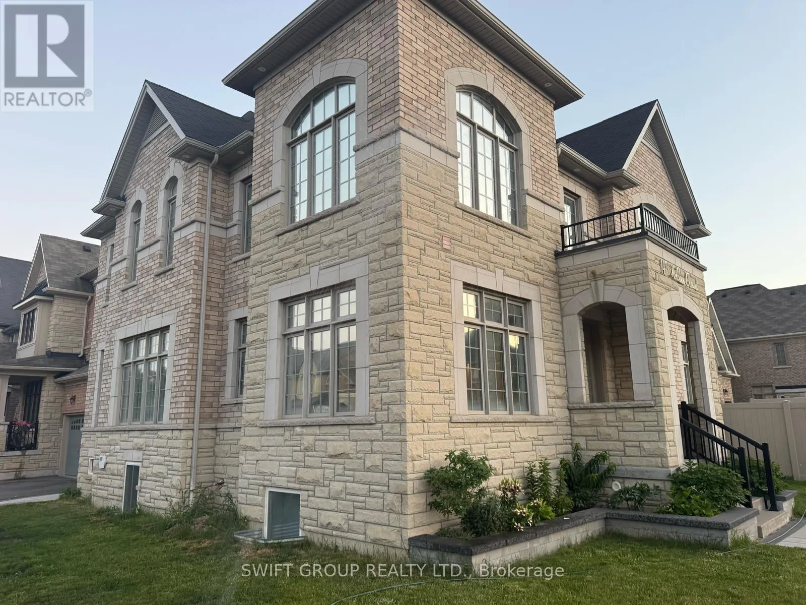 UPPER - 147 MCCANN CRESCENT