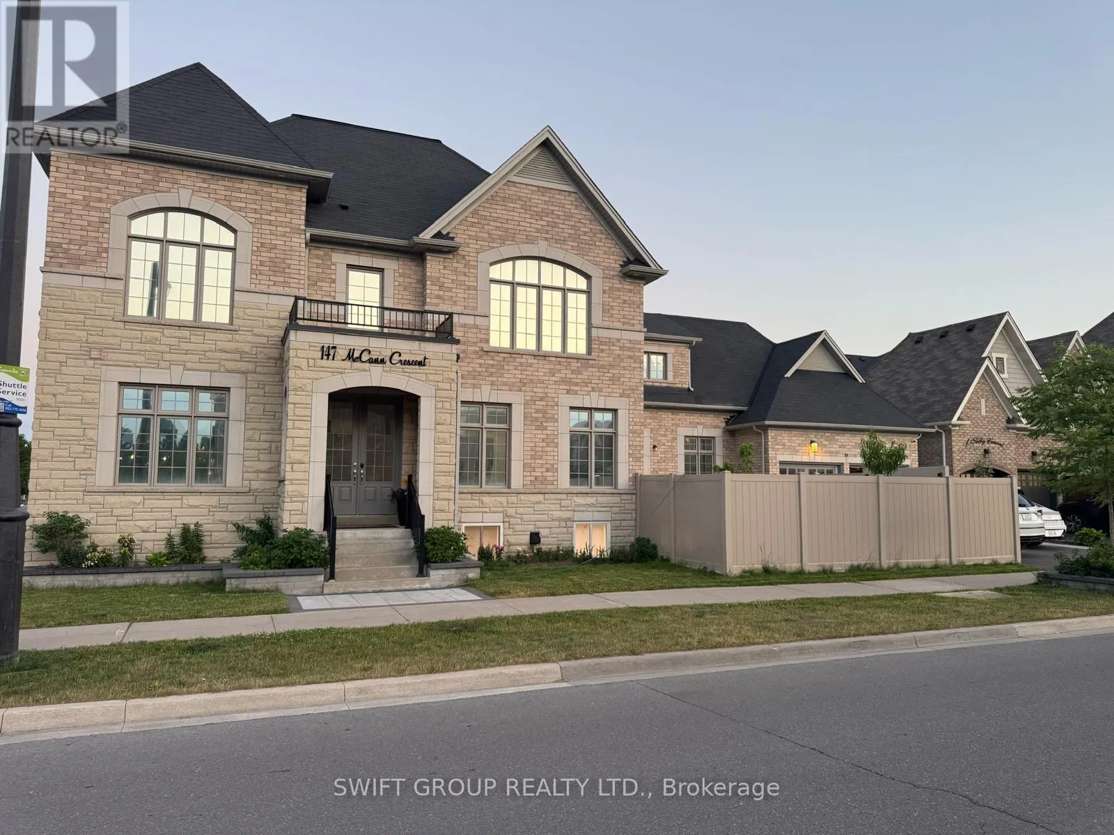 UPPER - 147 MCCANN CRESCENT
