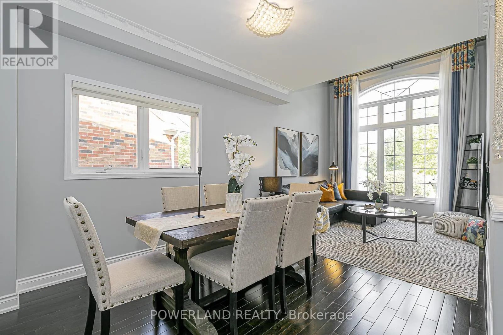 32 RALPH CHALMERS AVENUE