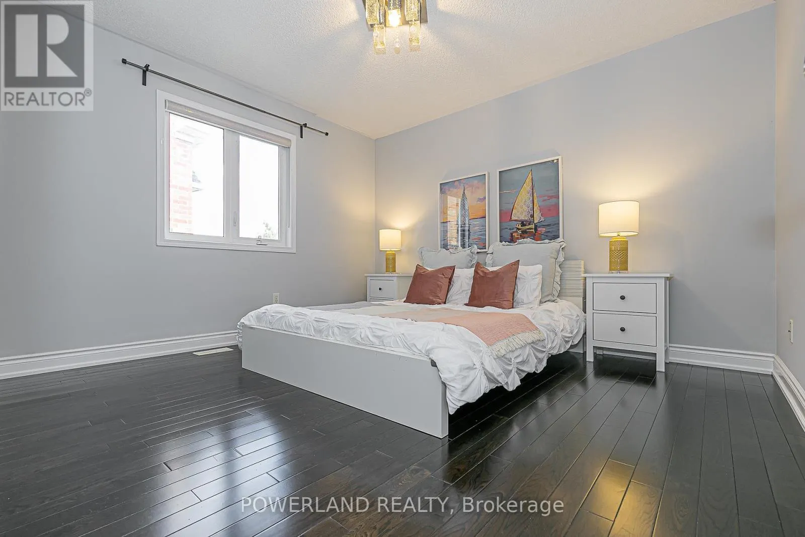 32 RALPH CHALMERS AVENUE