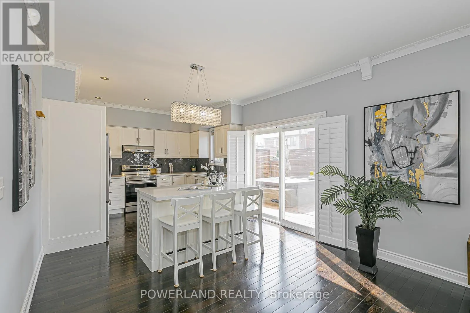32 RALPH CHALMERS AVENUE