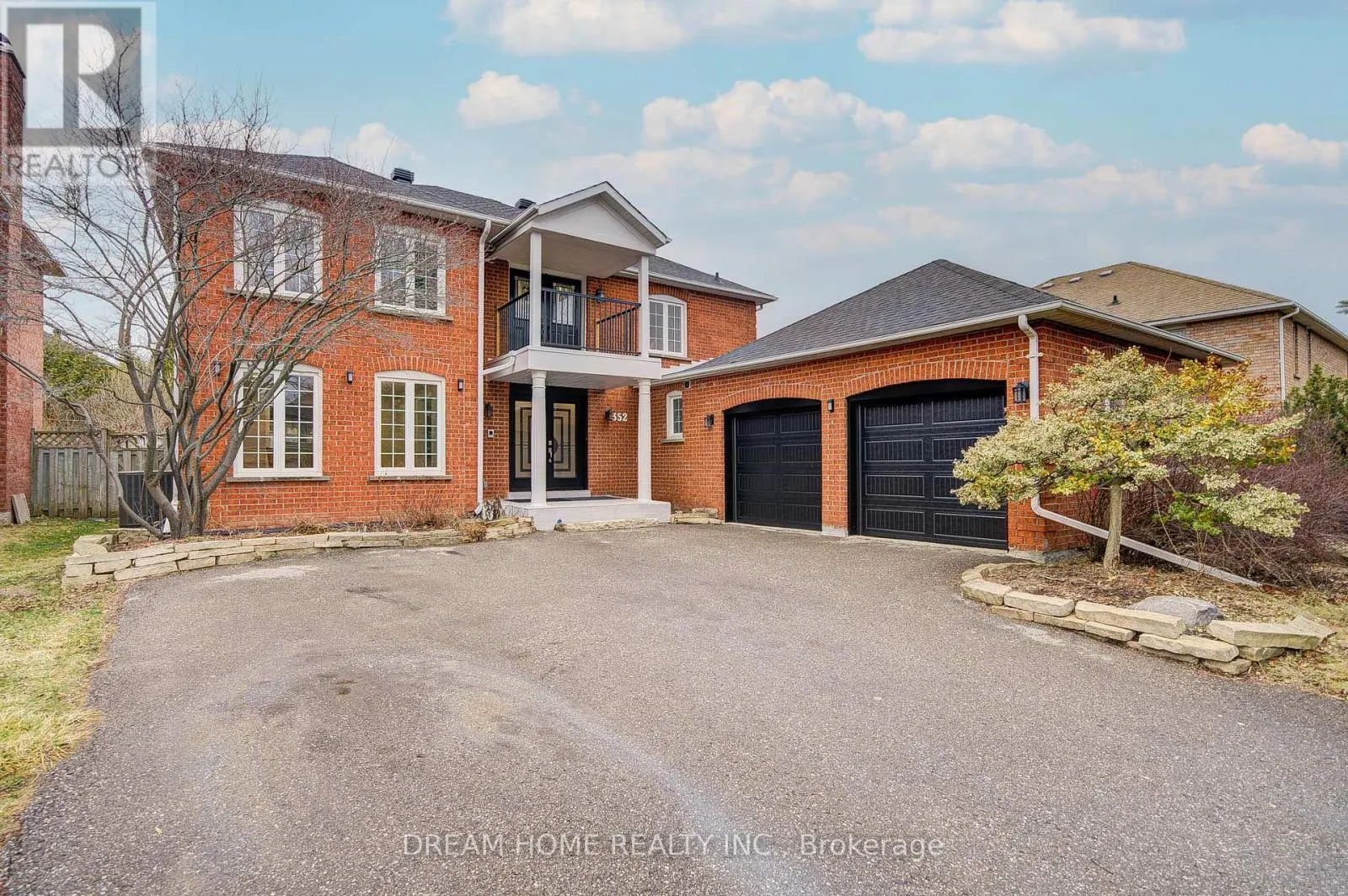 352 KENNEDY STREET W