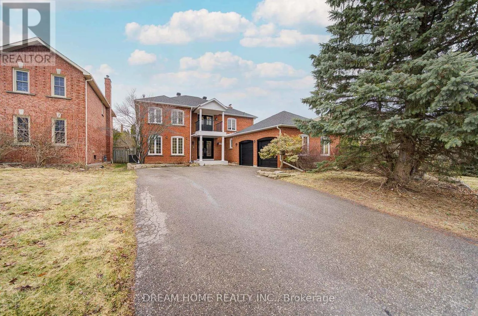 352 KENNEDY STREET W