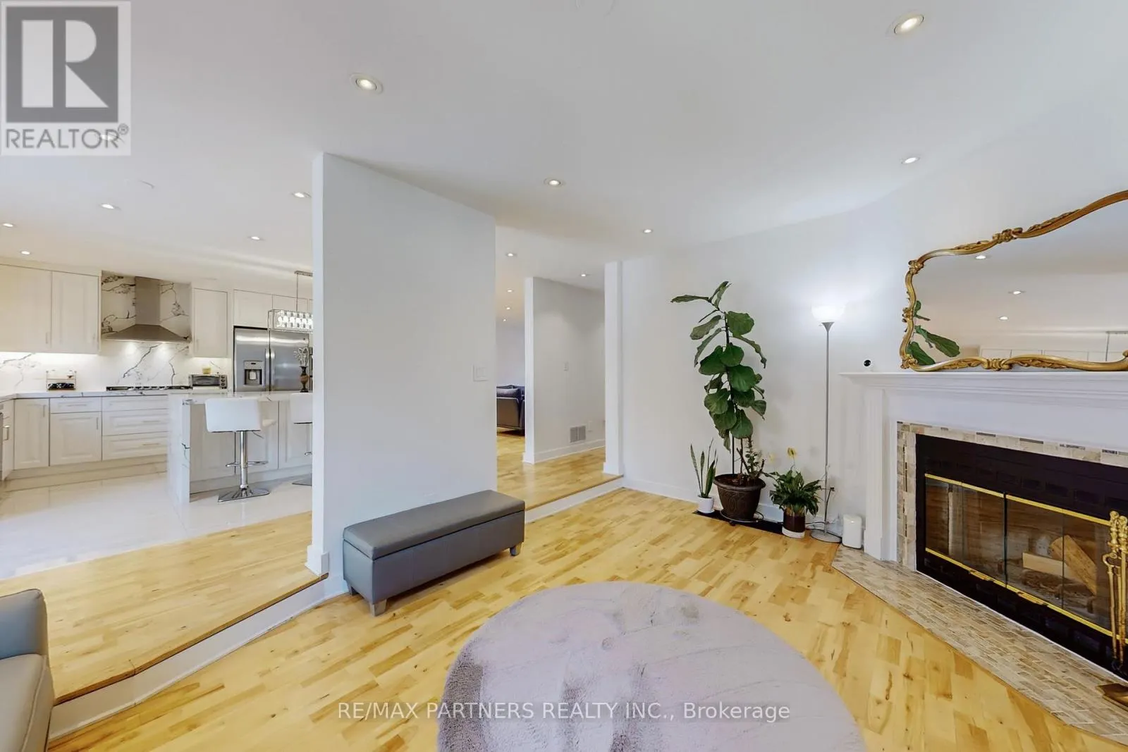 26 SANDFIELD DRIVE