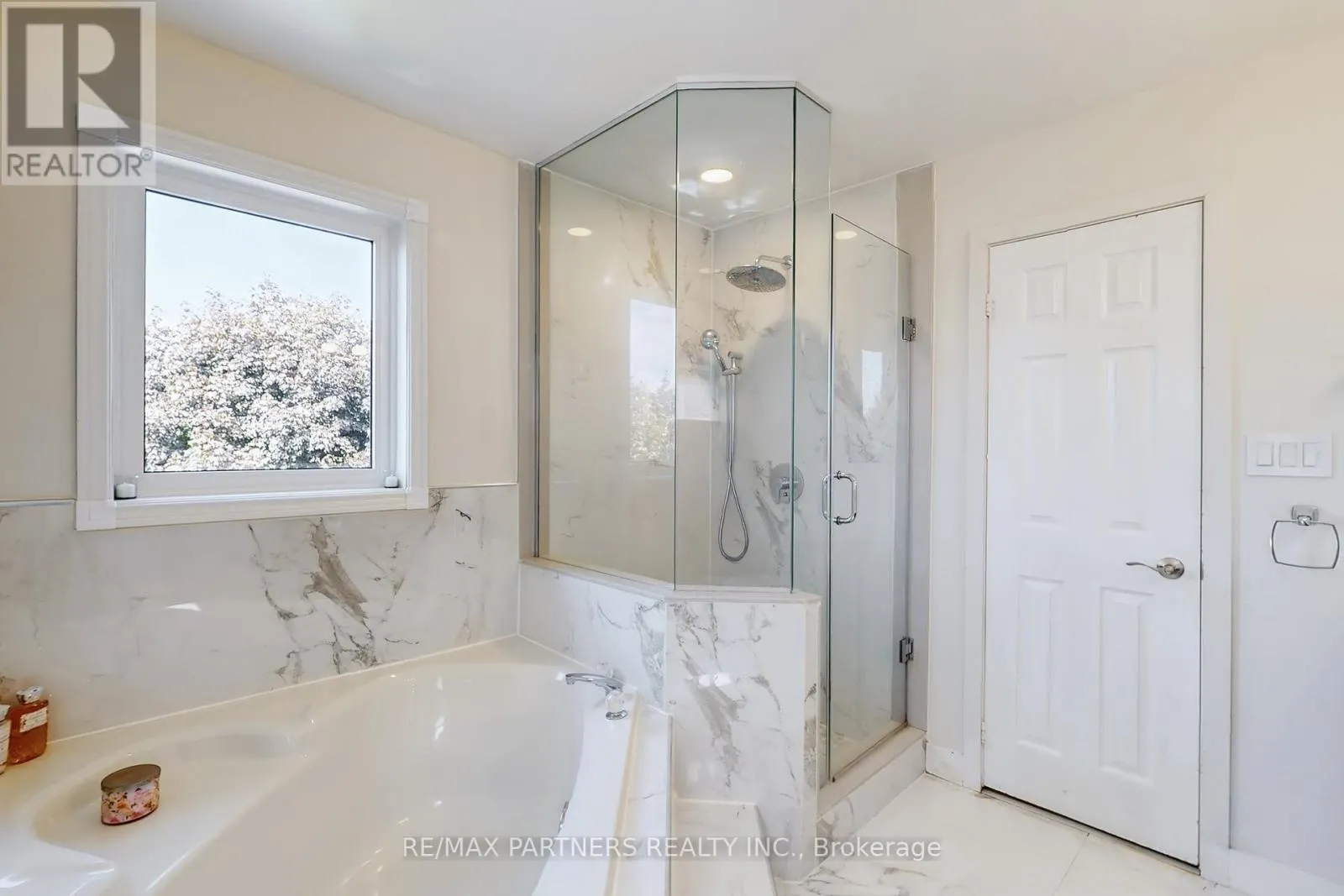 26 SANDFIELD DRIVE