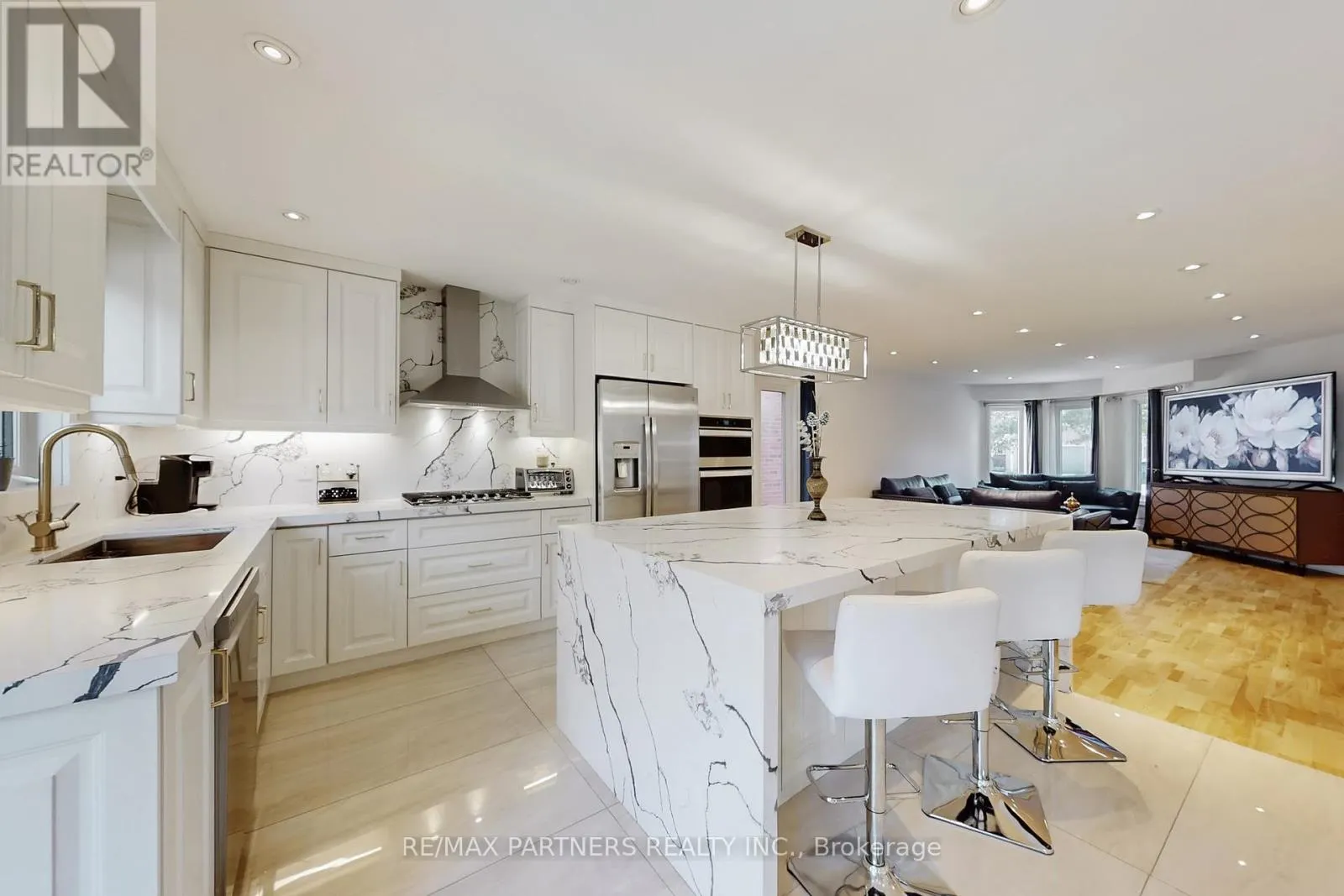 26 SANDFIELD DRIVE