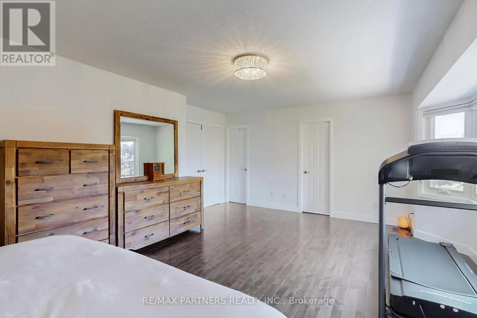 26 SANDFIELD DRIVE