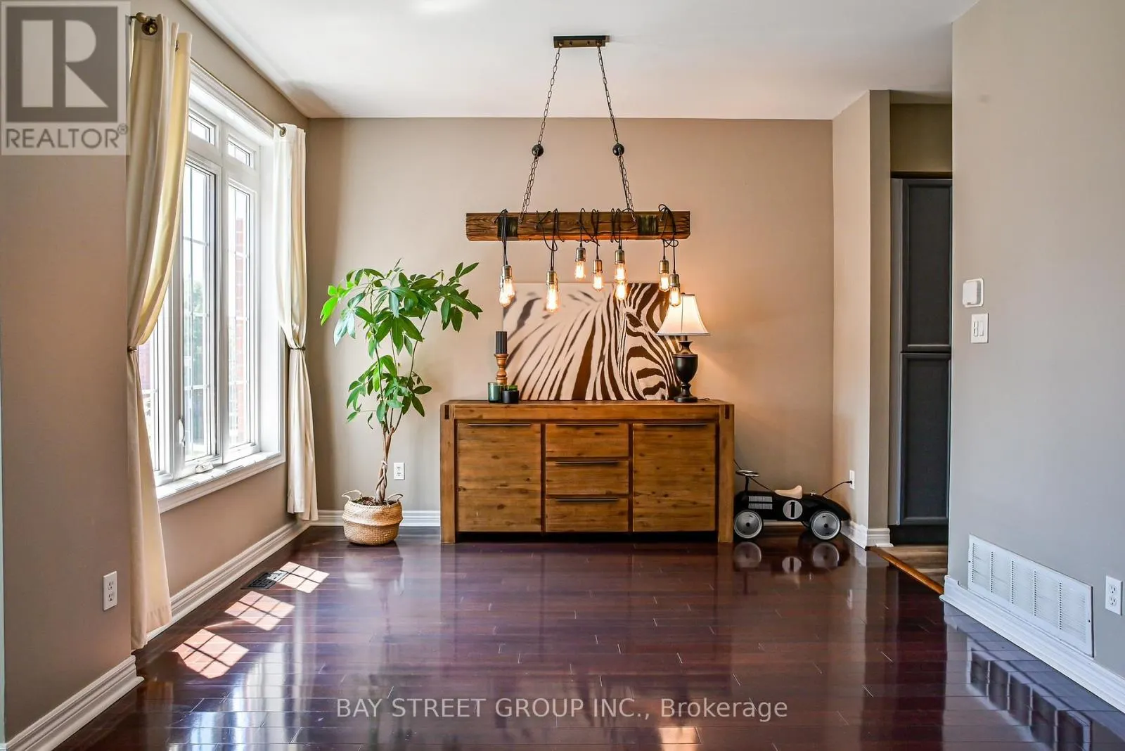 125 - 190 HARDING BOULEVARD W
