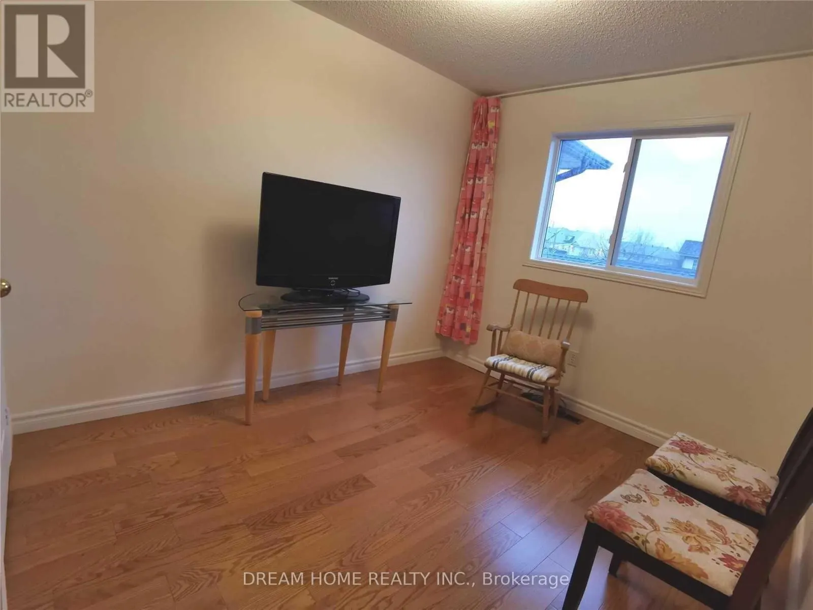 4 BASSETT AVENUE