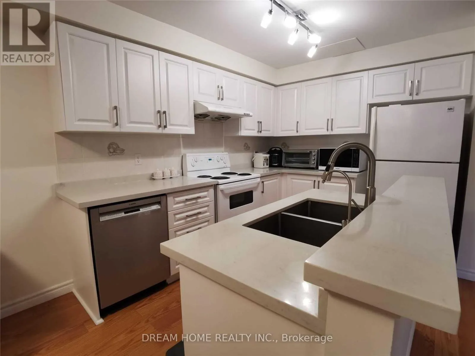 4 BASSETT AVENUE