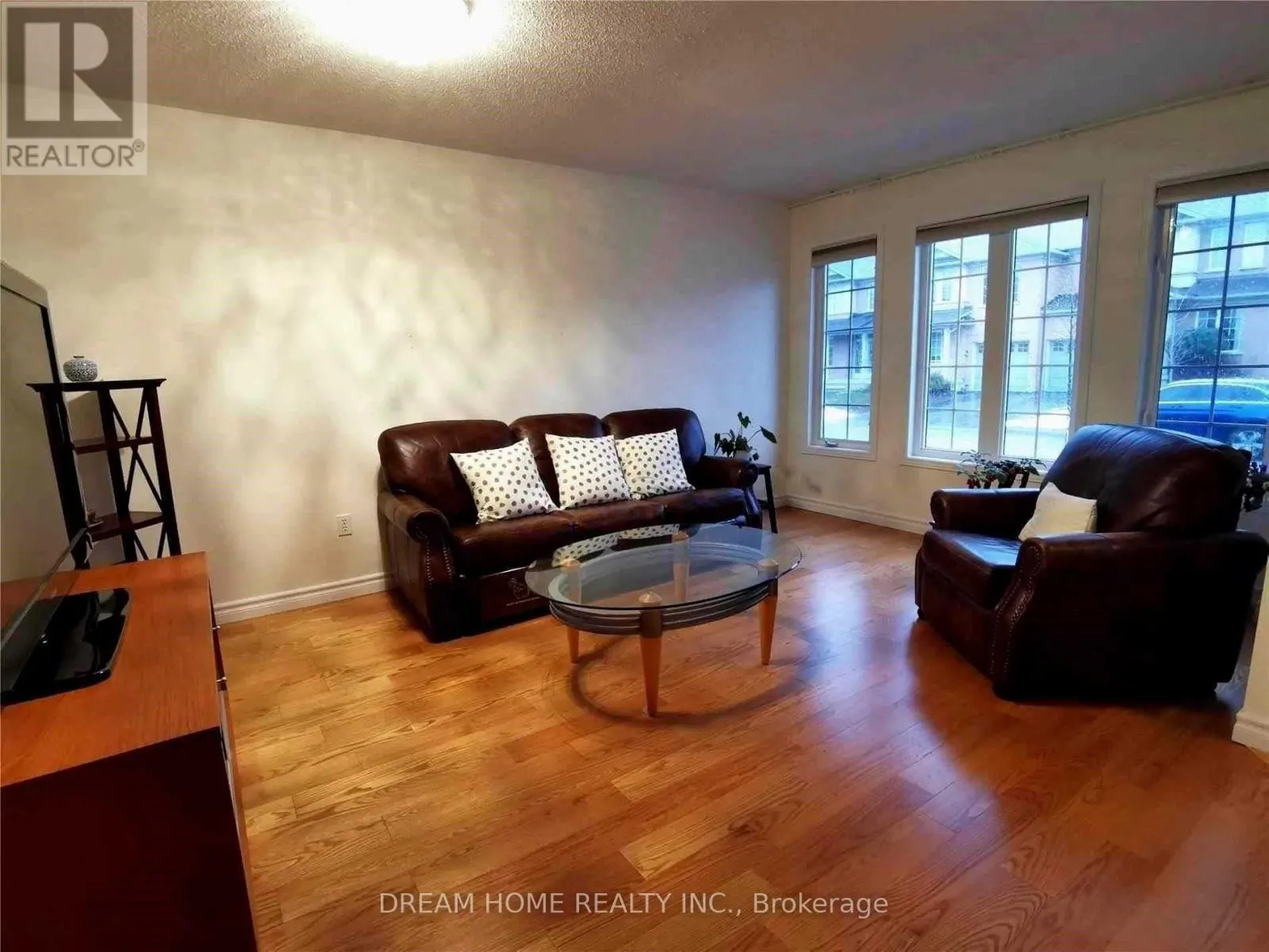 4 BASSETT AVENUE