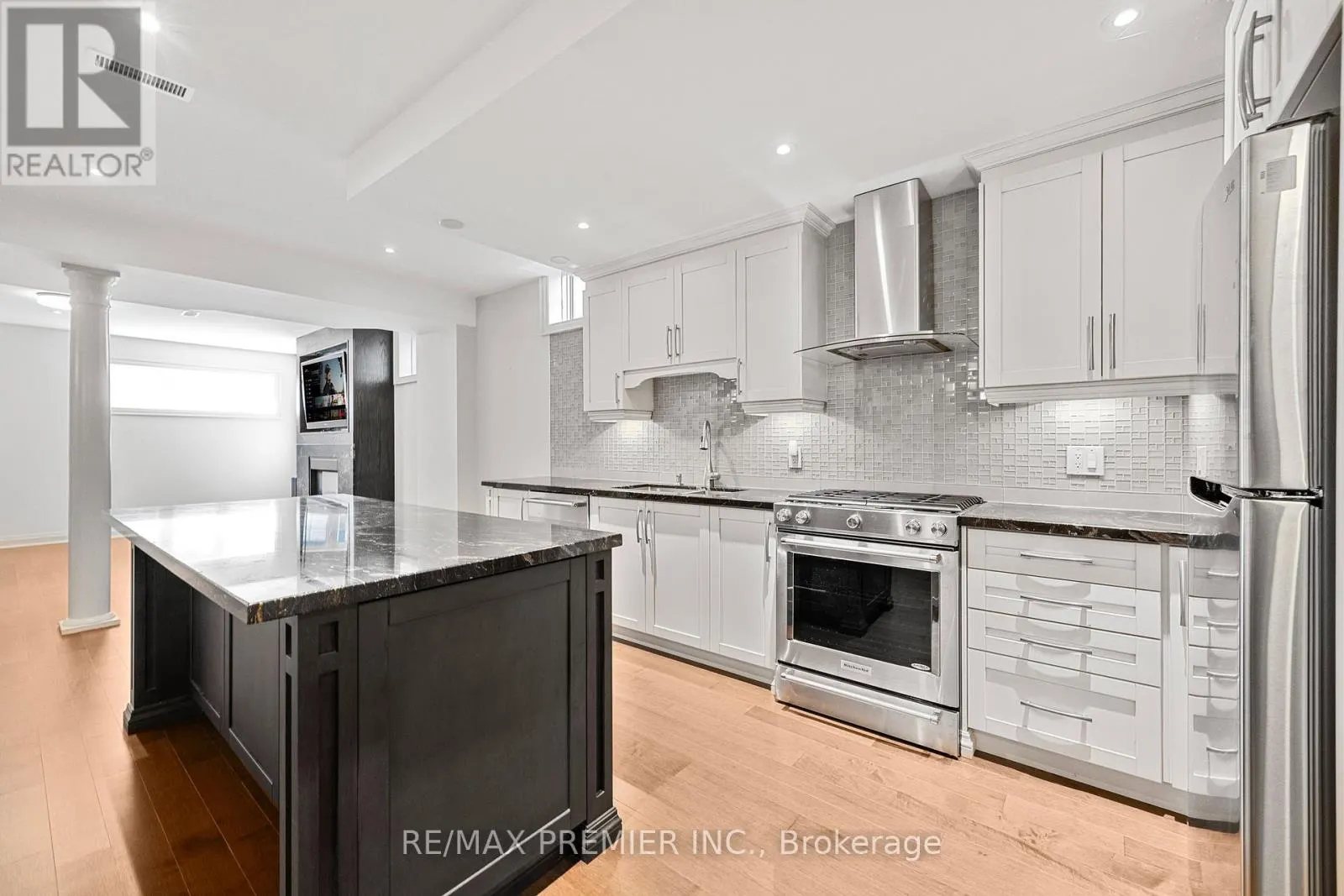 76 ORLEANS CIRCLE