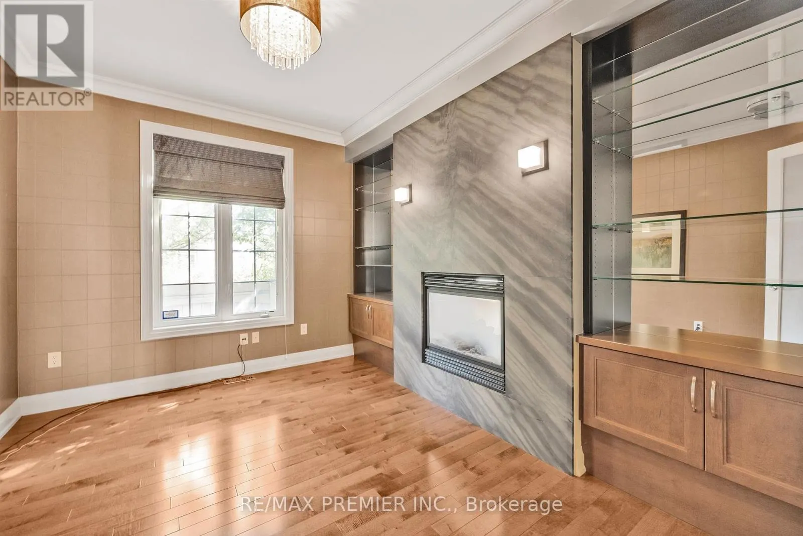 76 ORLEANS CIRCLE
