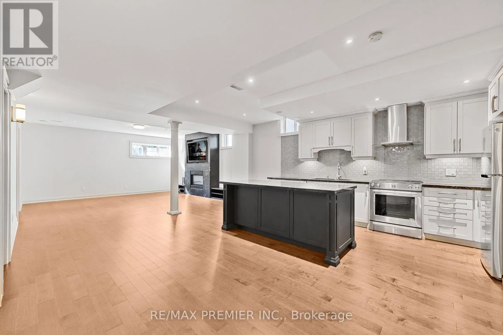 76 ORLEANS CIRCLE