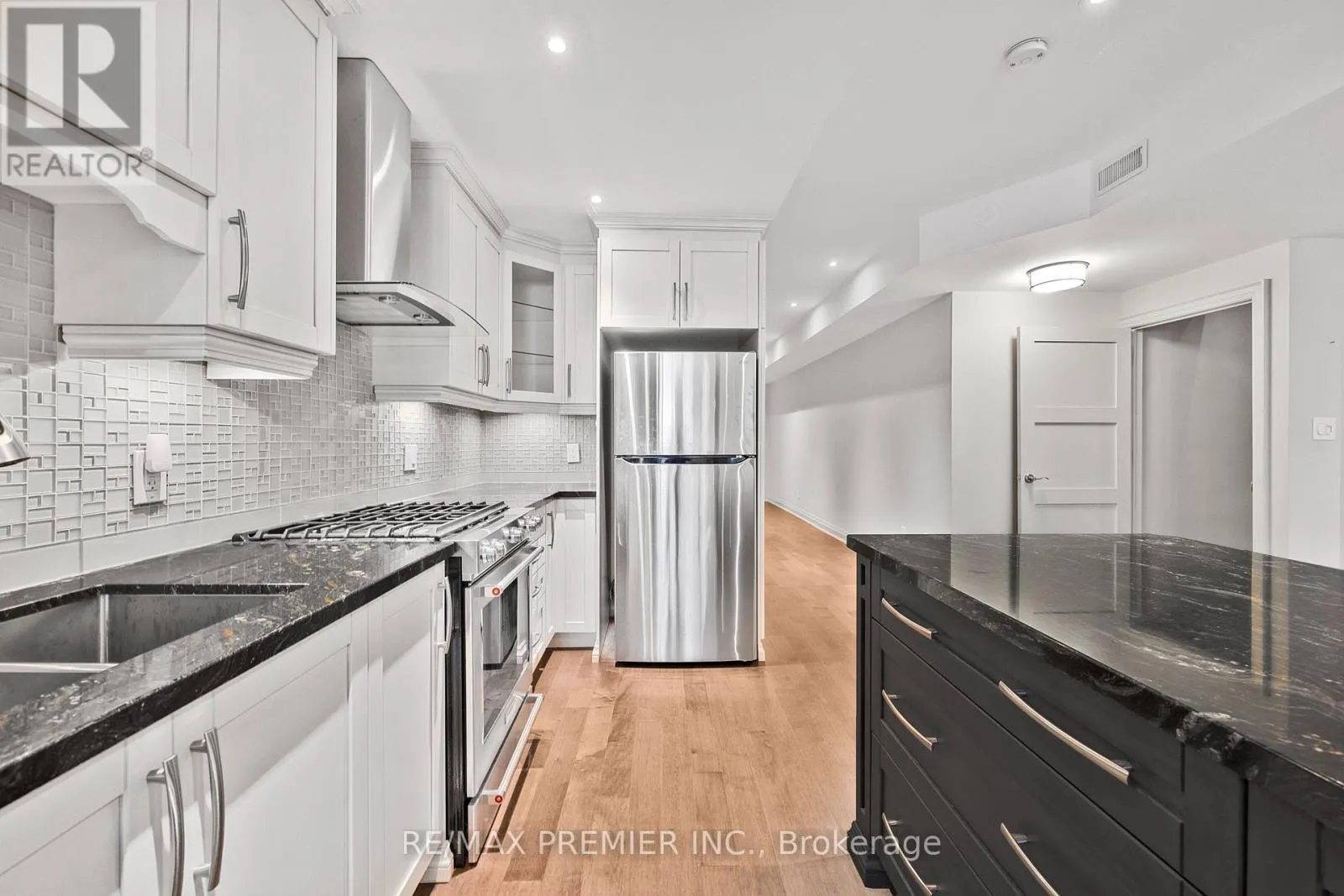 76 ORLEANS CIRCLE
