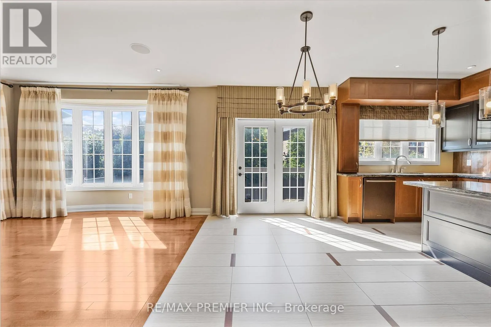 76 ORLEANS CIRCLE