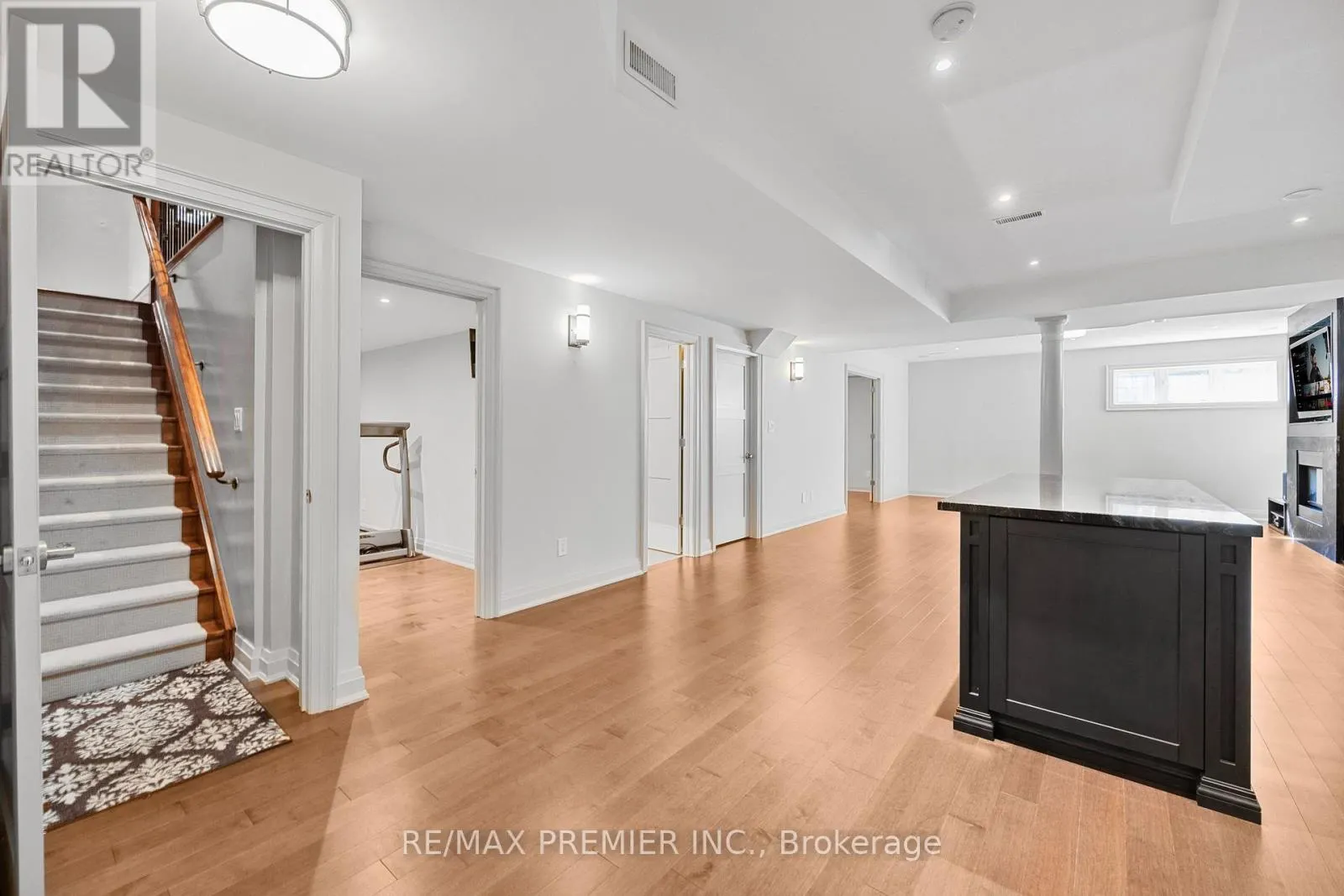 76 ORLEANS CIRCLE