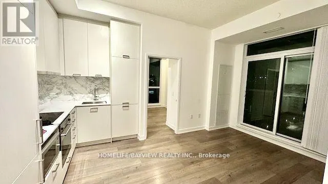 #512 - 38 HONEYCRISP CRESCENT N