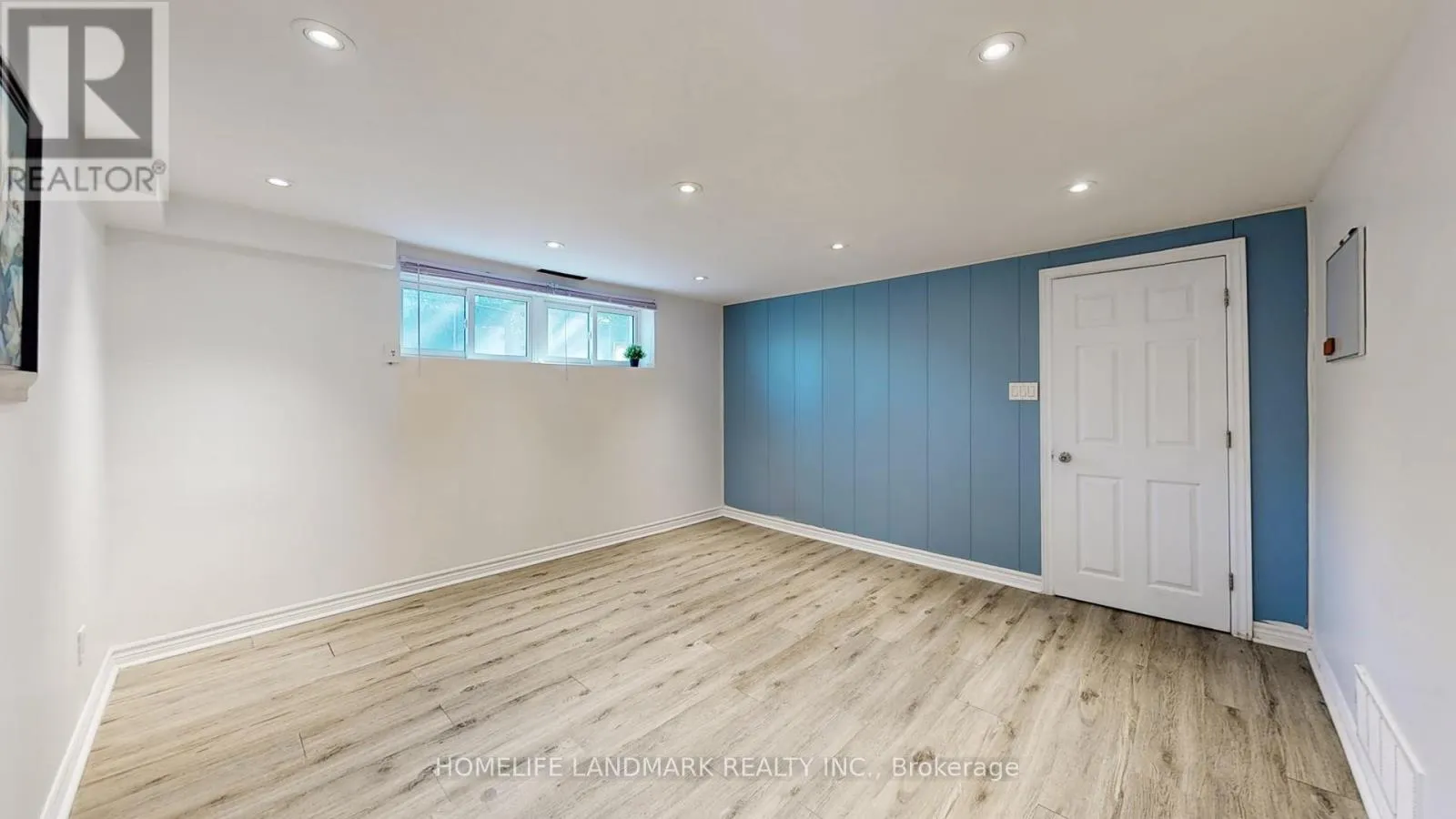 11 UPLANDS AVENUE
