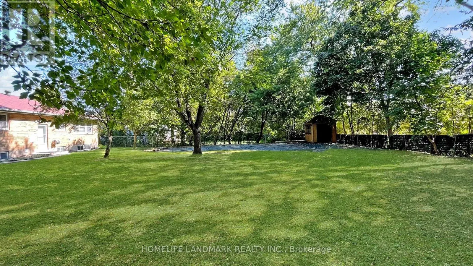 11 UPLANDS AVENUE