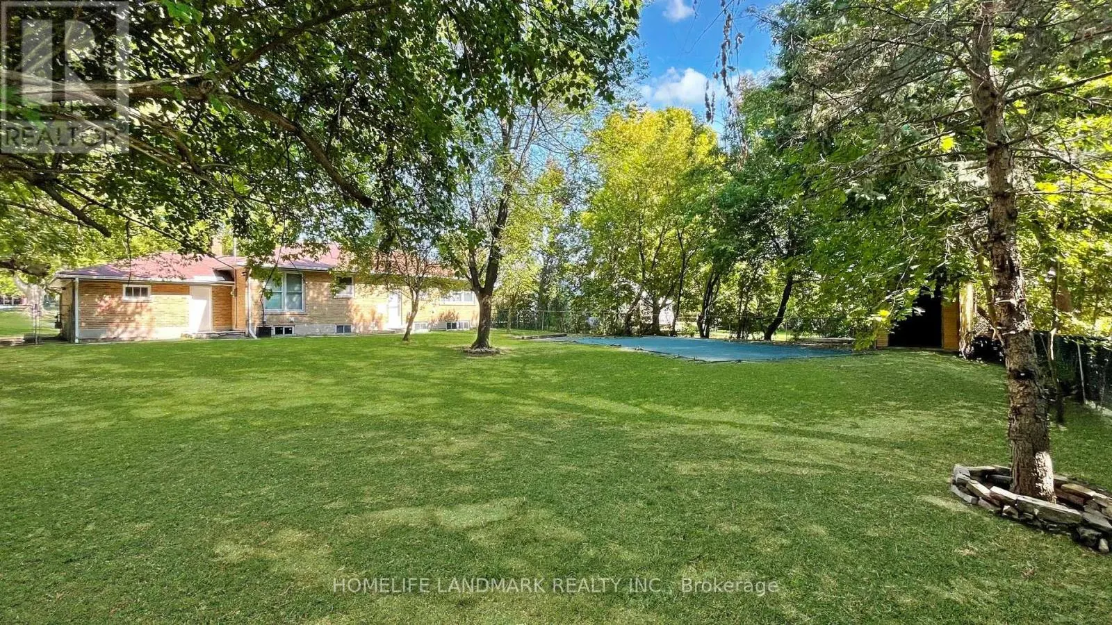 11 UPLANDS AVENUE