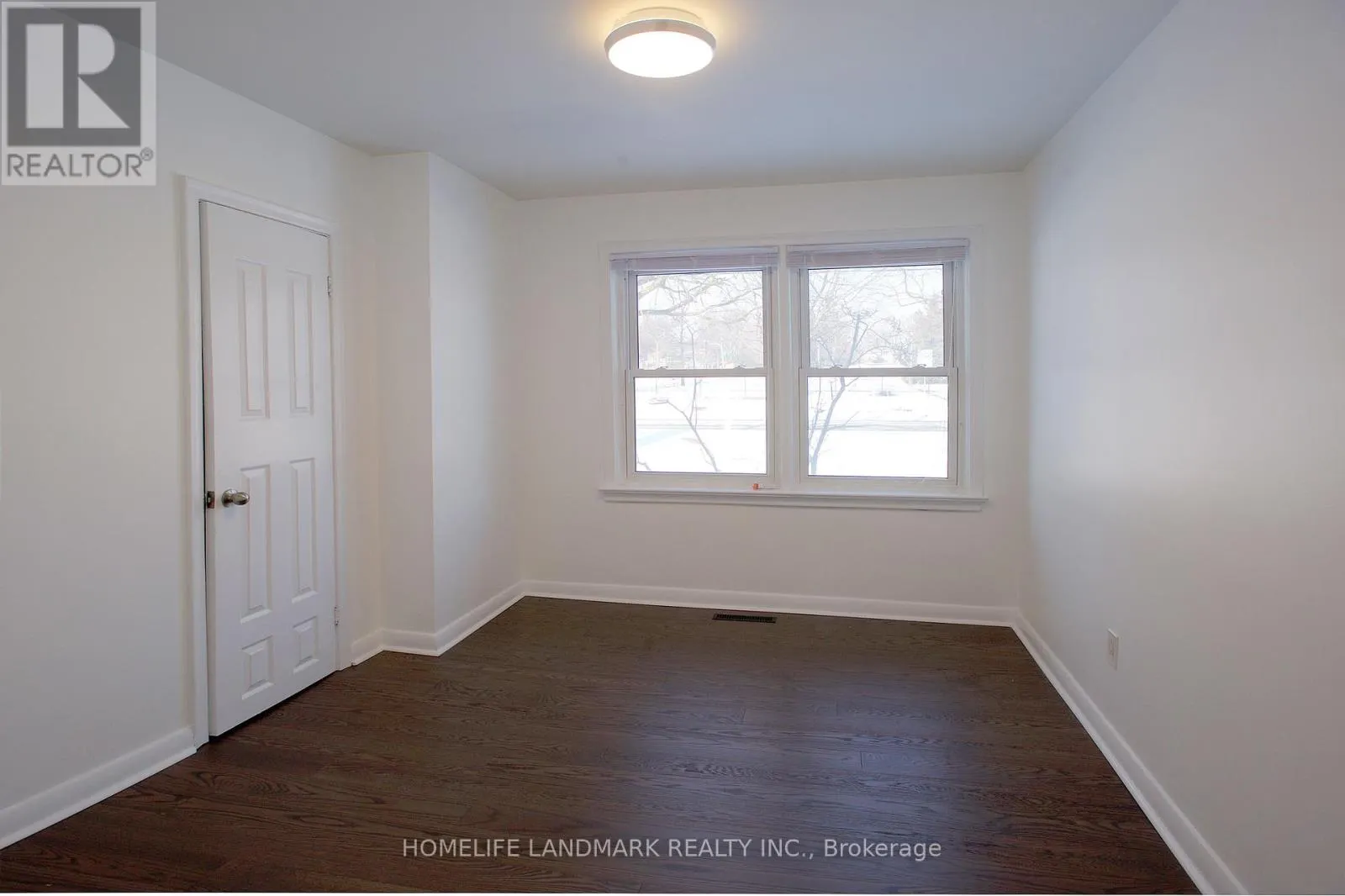 11 UPLANDS AVENUE
