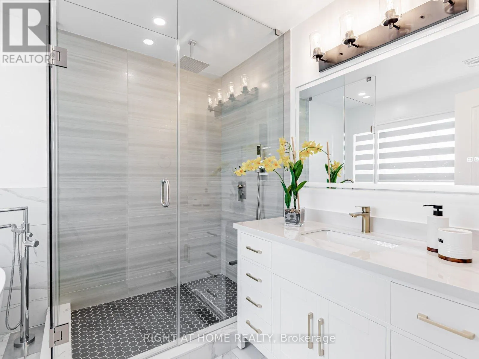 131 SANTA MARIA TRAIL