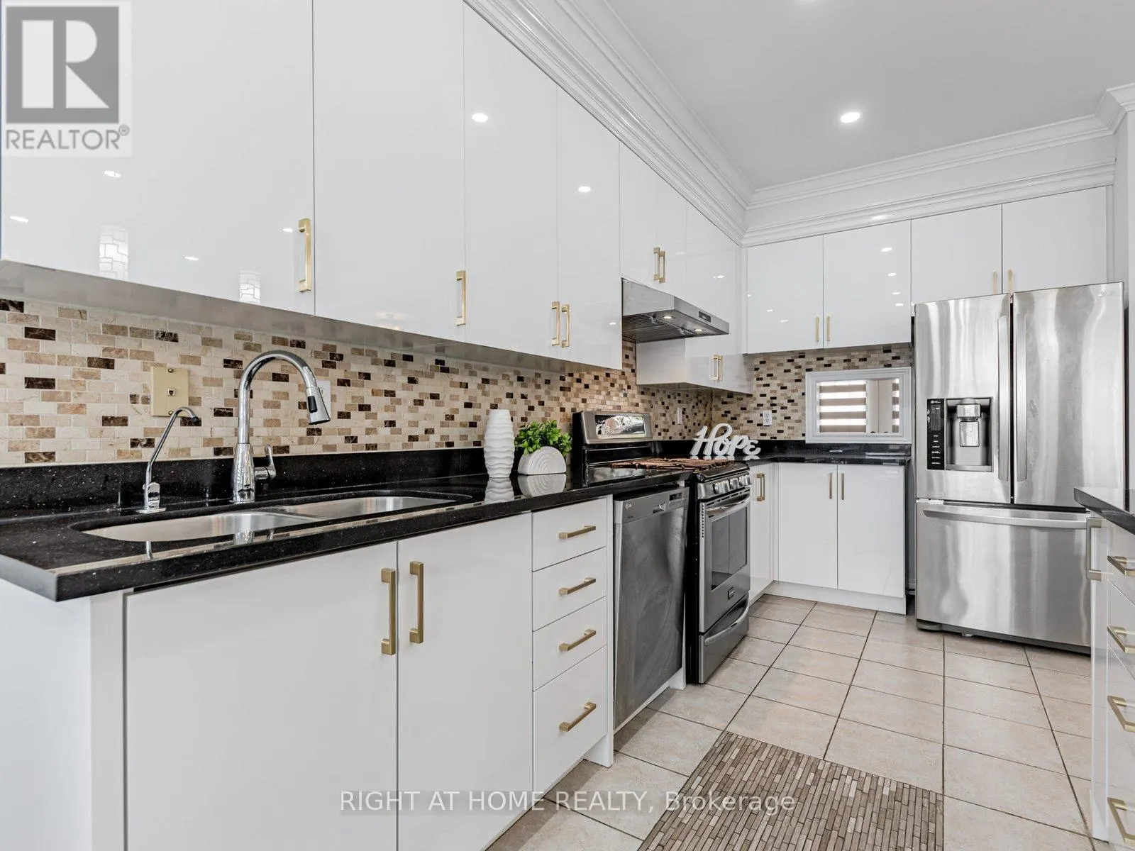 131 SANTA MARIA TRAIL