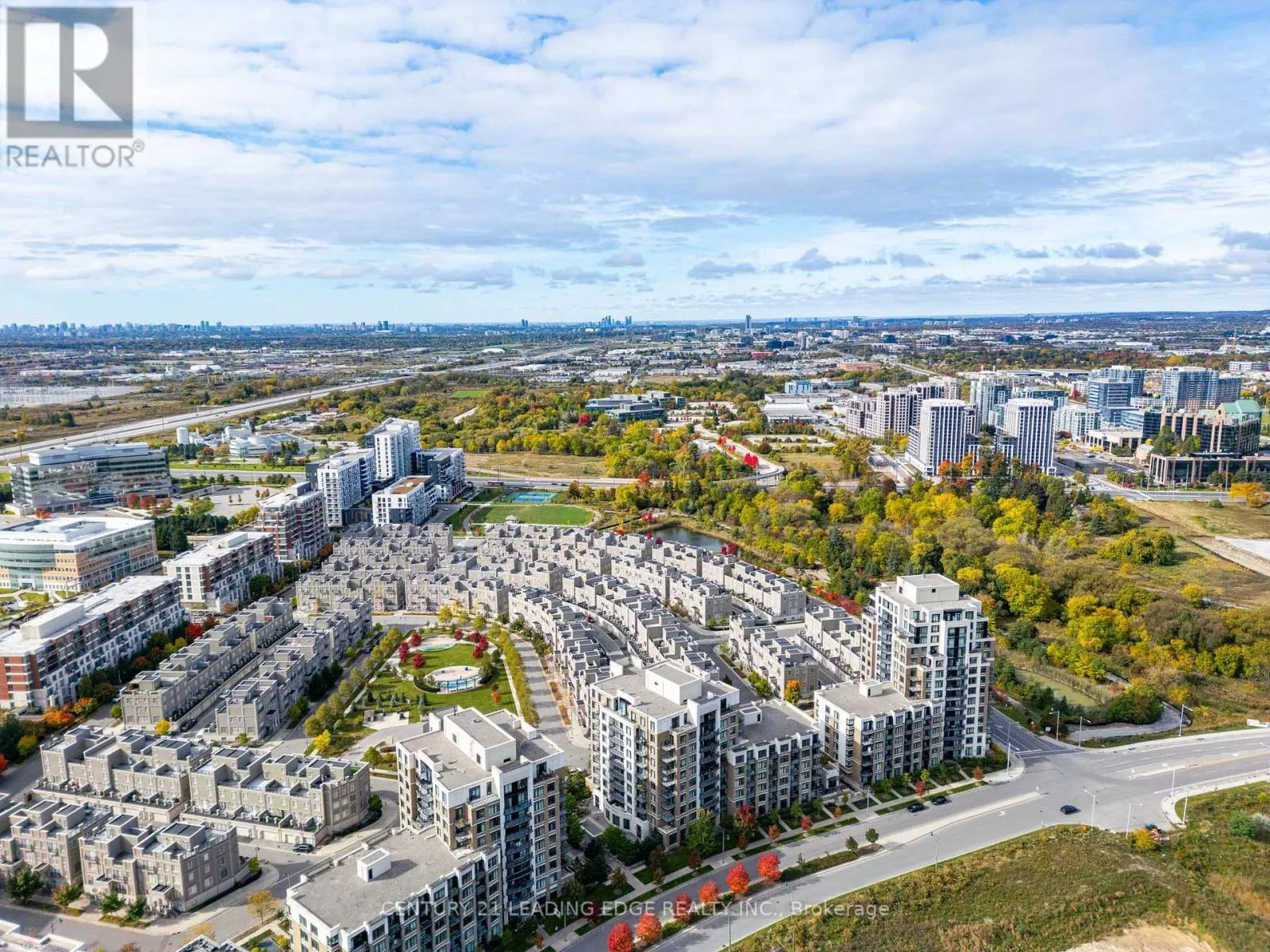 922 - 38 SIMCOE PROMENADE