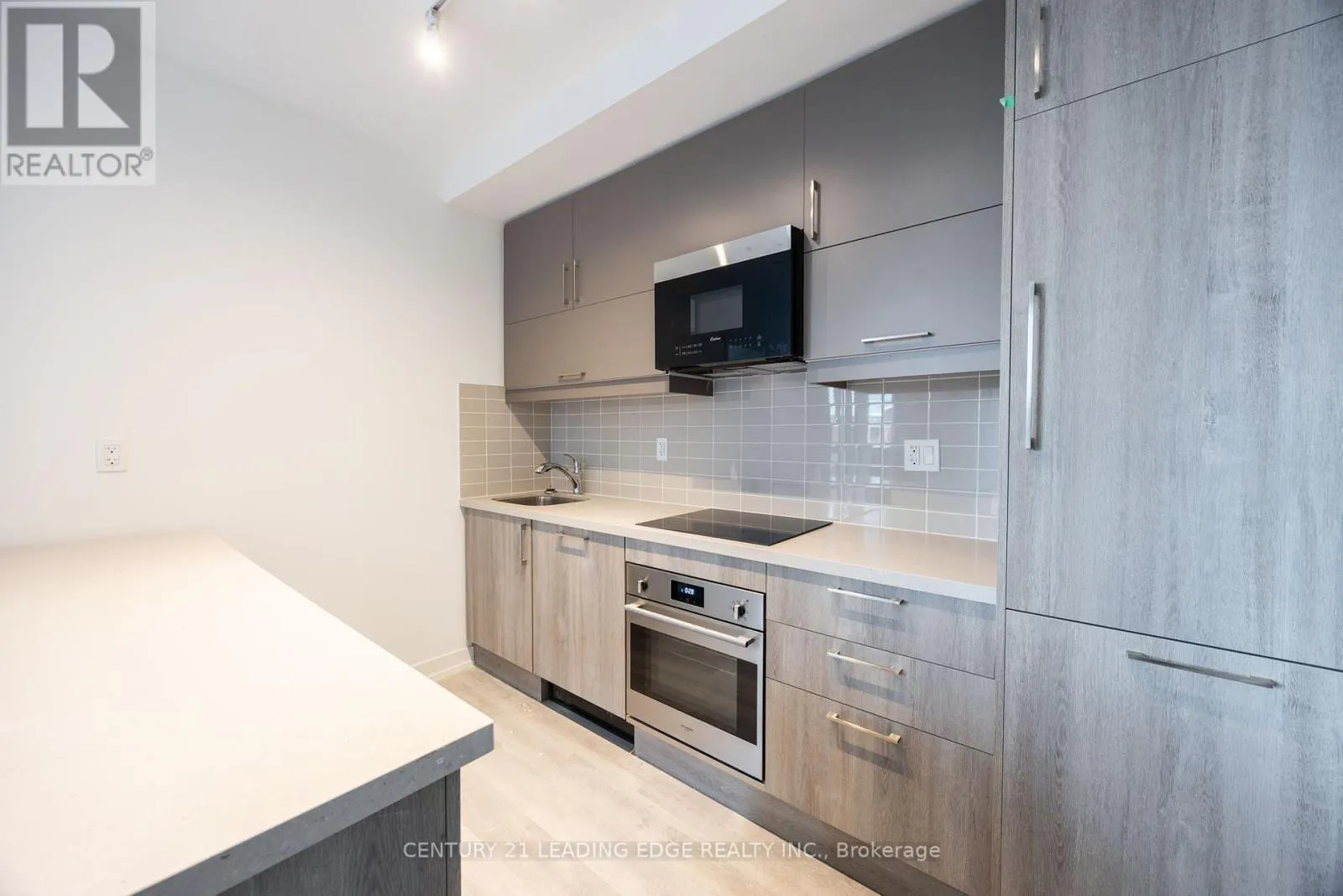922 - 38 SIMCOE PROMENADE