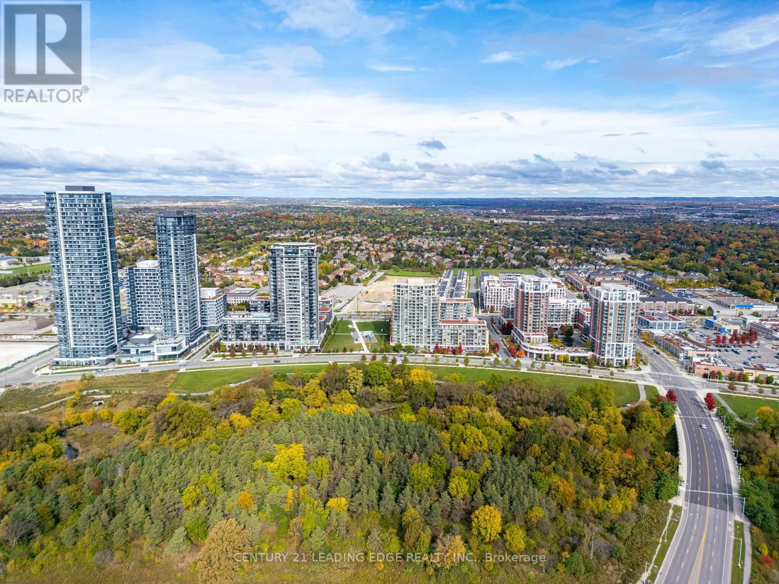 922 - 38 SIMCOE PROMENADE