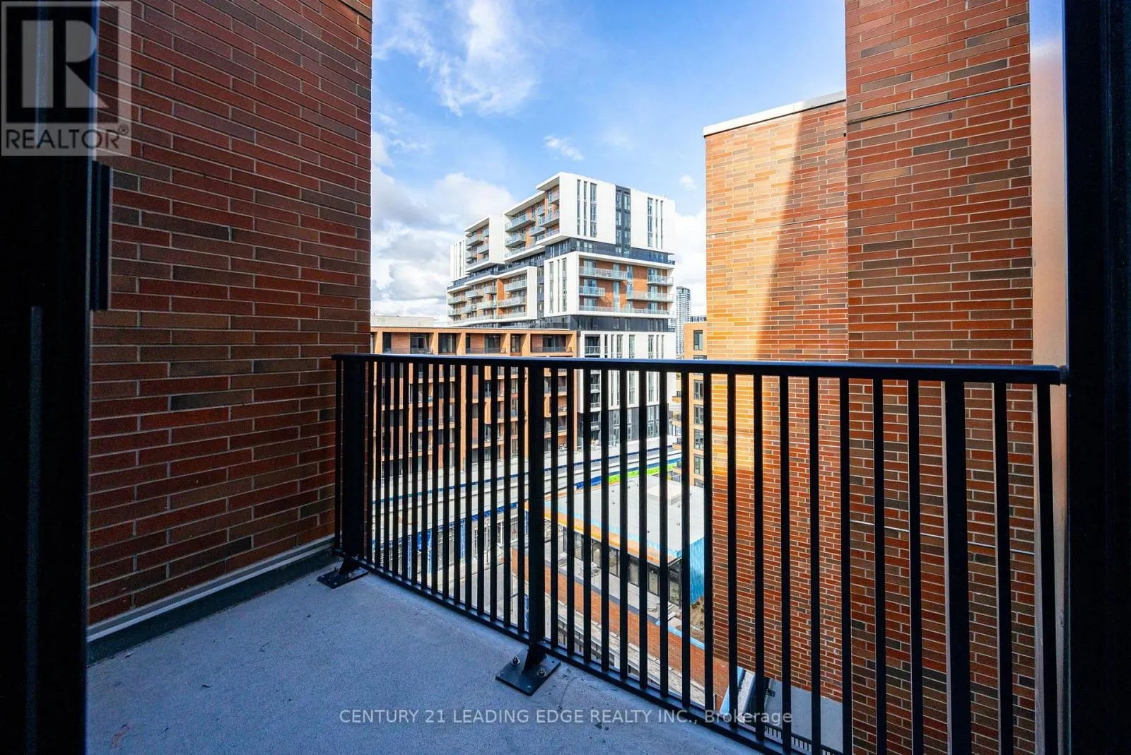 922 - 38 SIMCOE PROMENADE